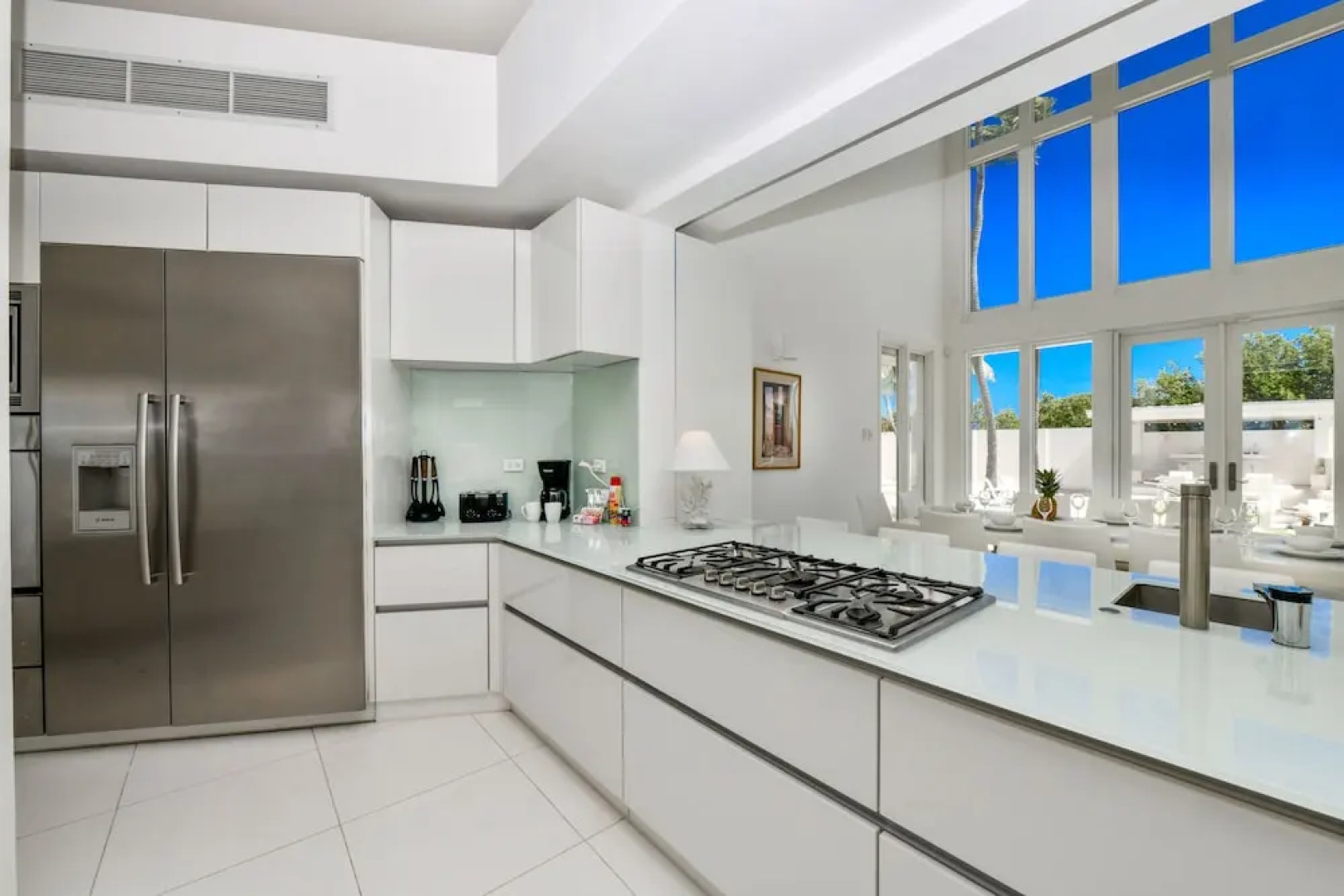 Ocean Front 7-bedroom 7-bath Sunset Views Malmok!