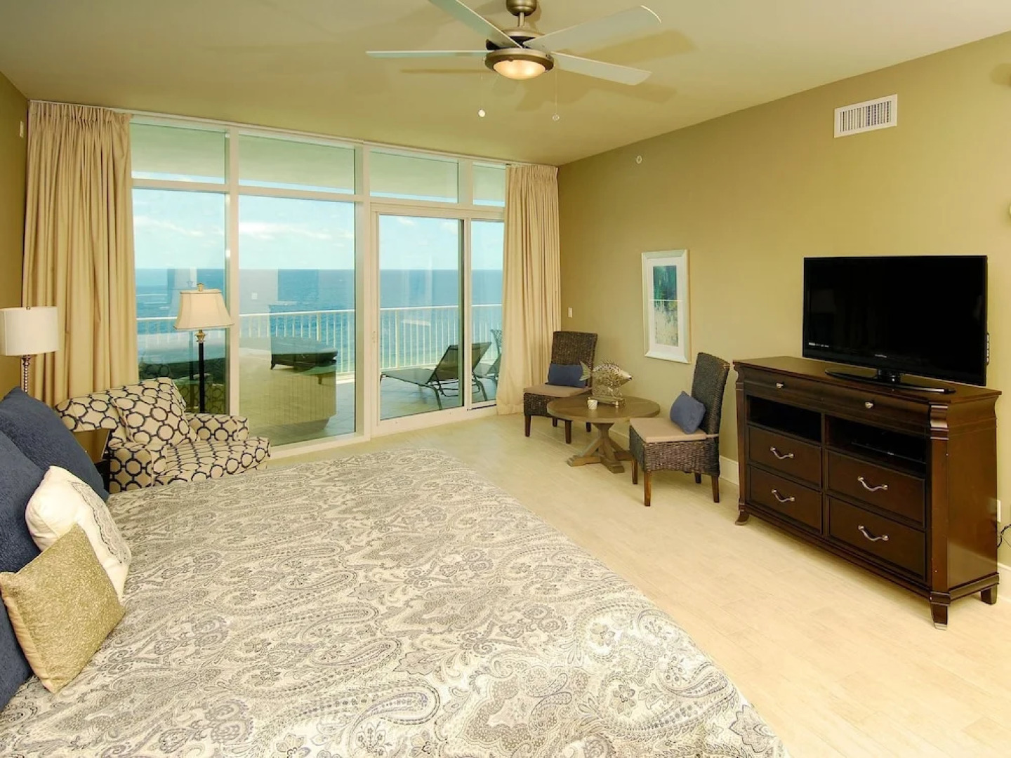 Turquoise Place Unit 1008D