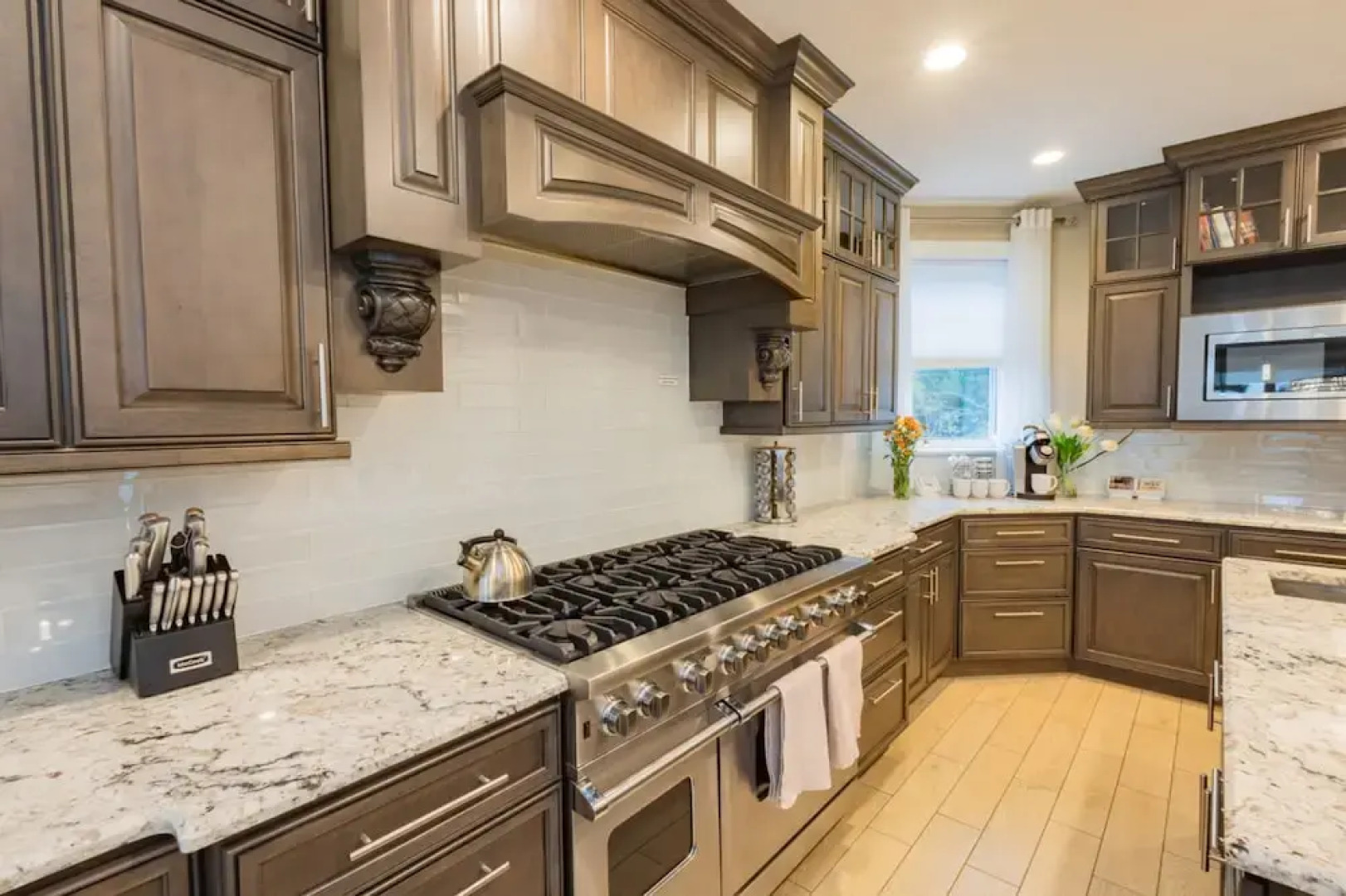 Spacious 6BR Beach Home With Elevator Decks - Ideal for Family Holidays Winter Escapes