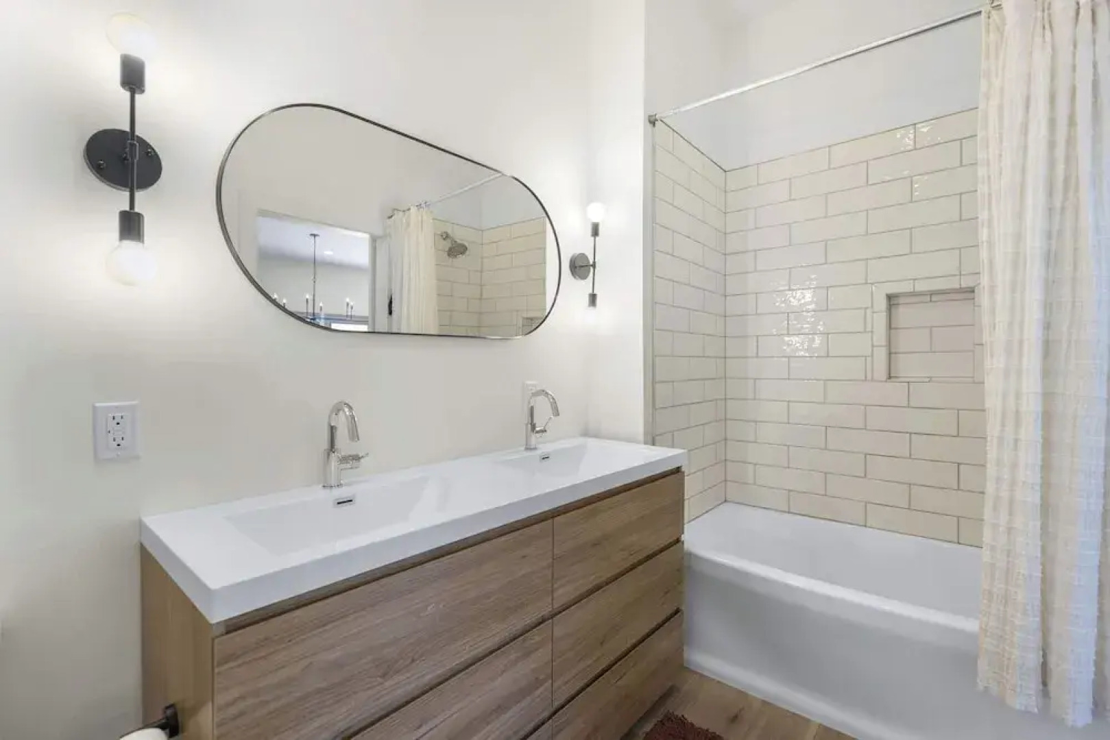 Bearcat Bungalows Two Homes One Rental, Sleep 22