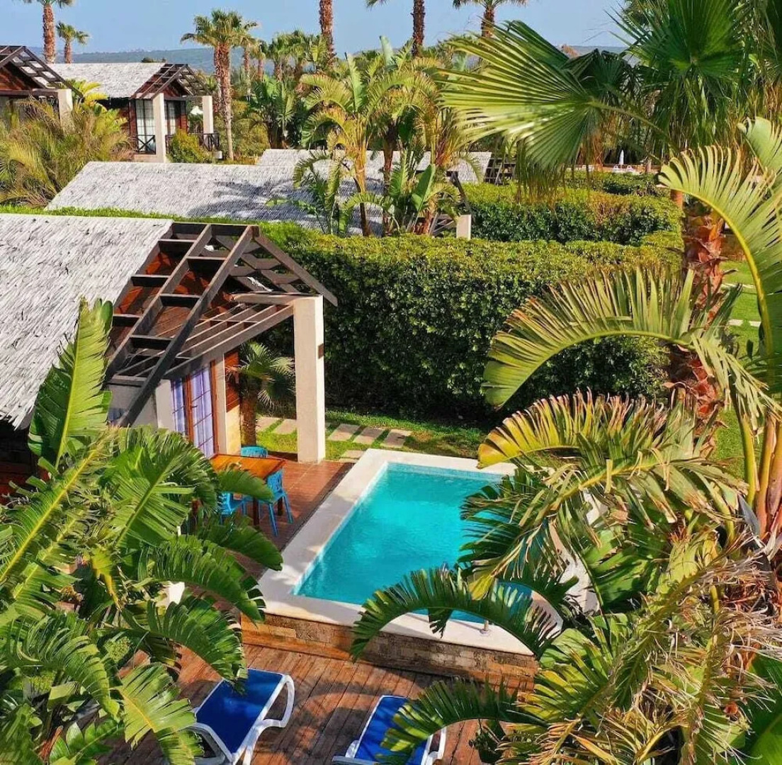 Turquoise Beach Resort