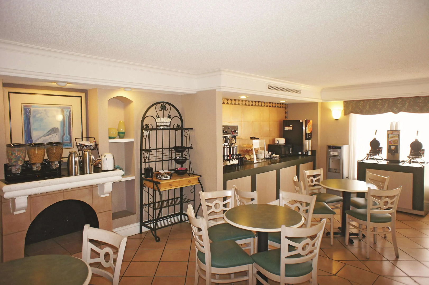 La Quinta Inn by Wyndham Kansas City Lenexa