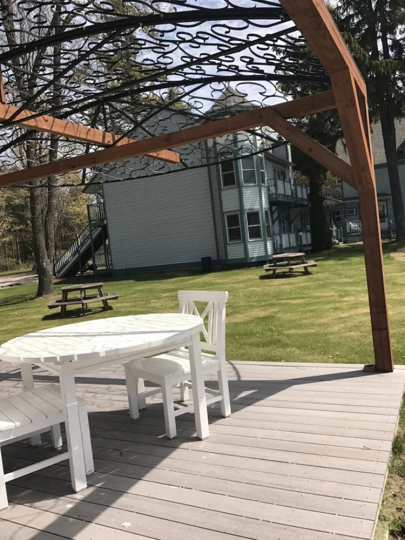 Harbor Light Inn