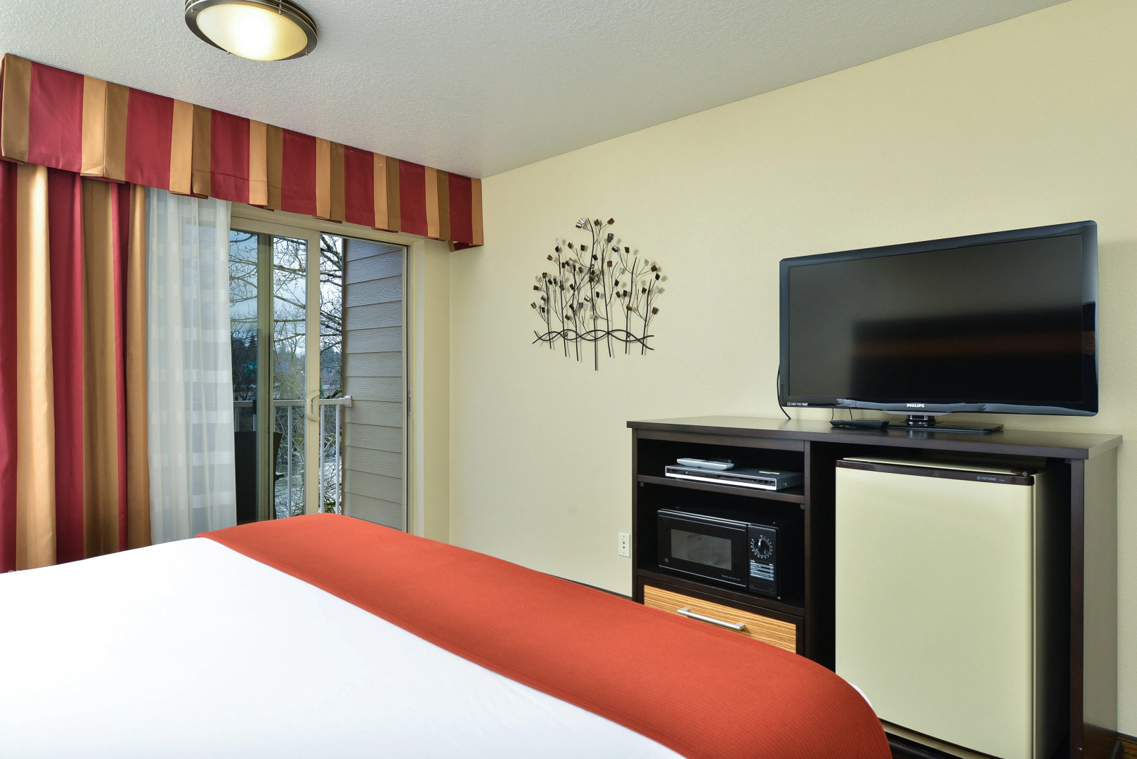 Holiday Inn Express Portland SE- Clackamas Area by IHG