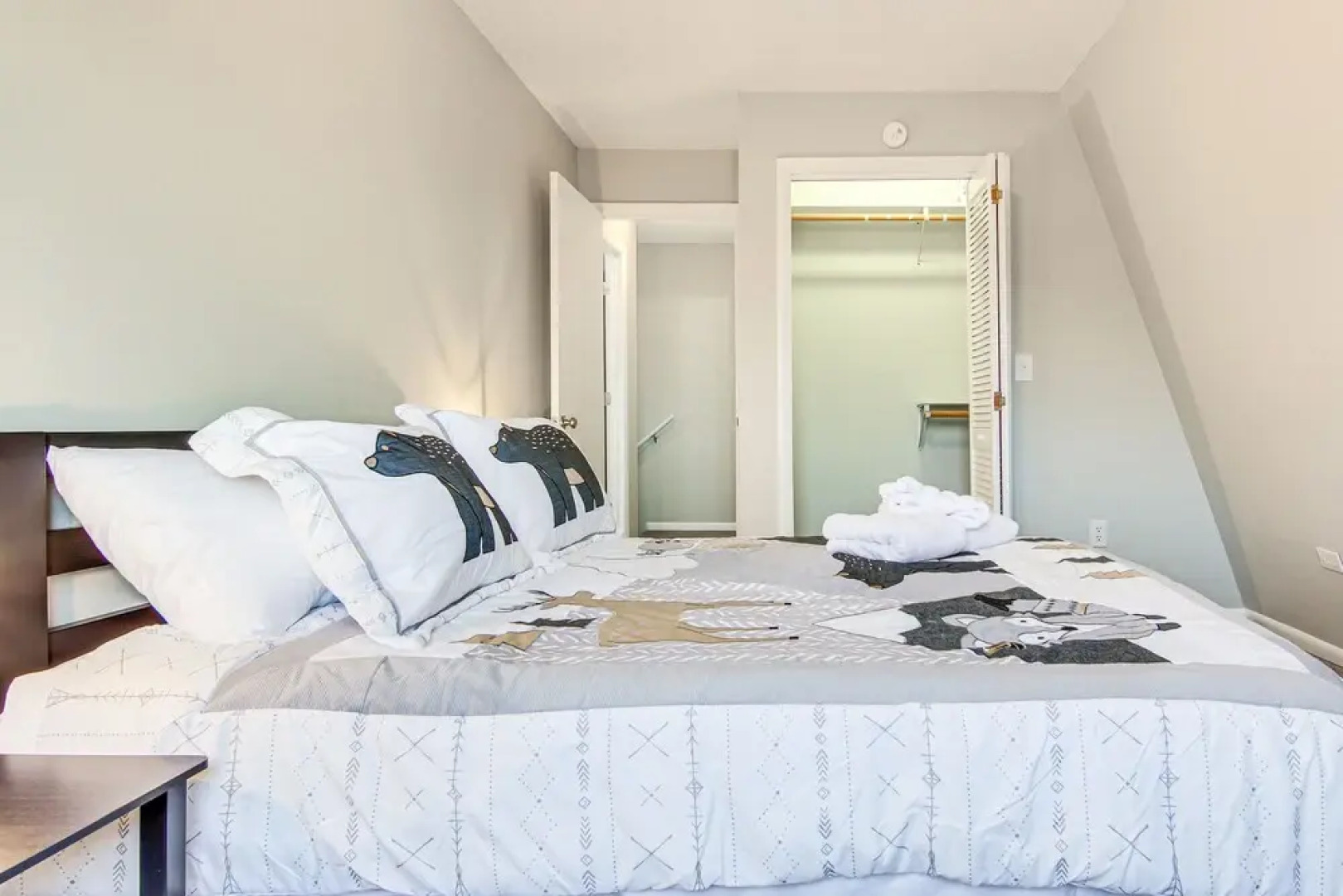 Centrally Located Mills River Townhome w/ Fire Pit