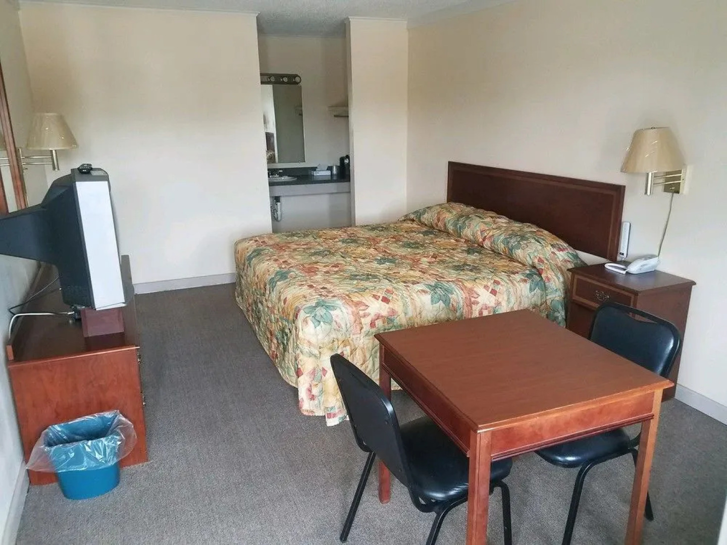 Traveler's Choice Motel