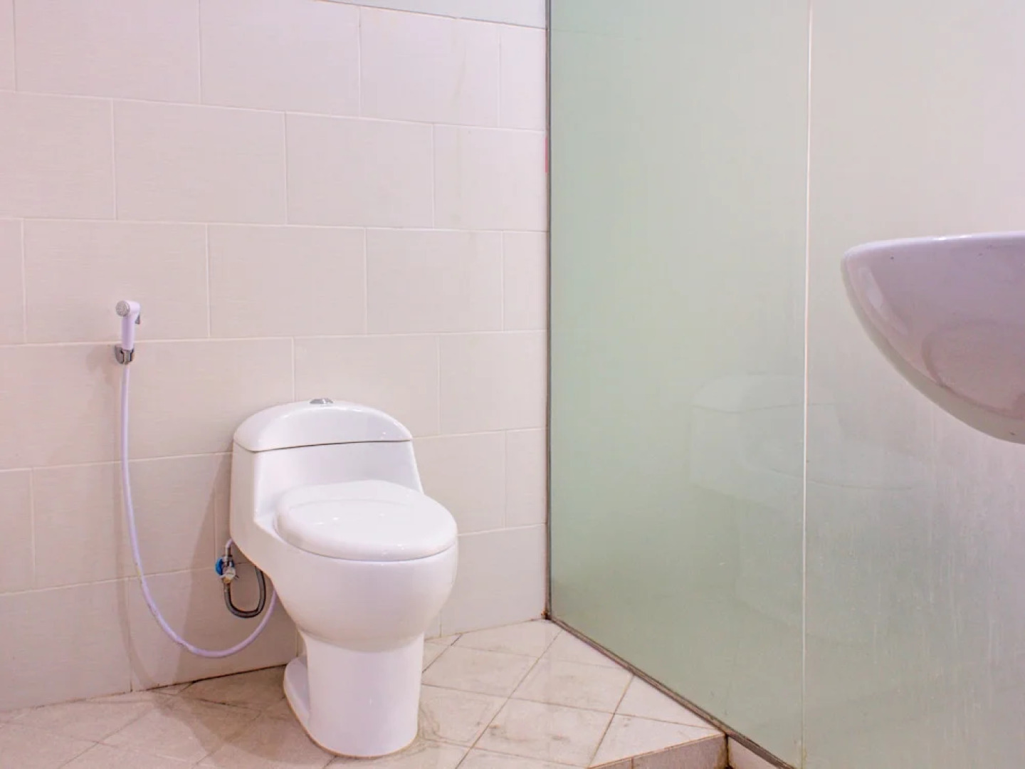 OYO 3394 Apm Residence Syariah