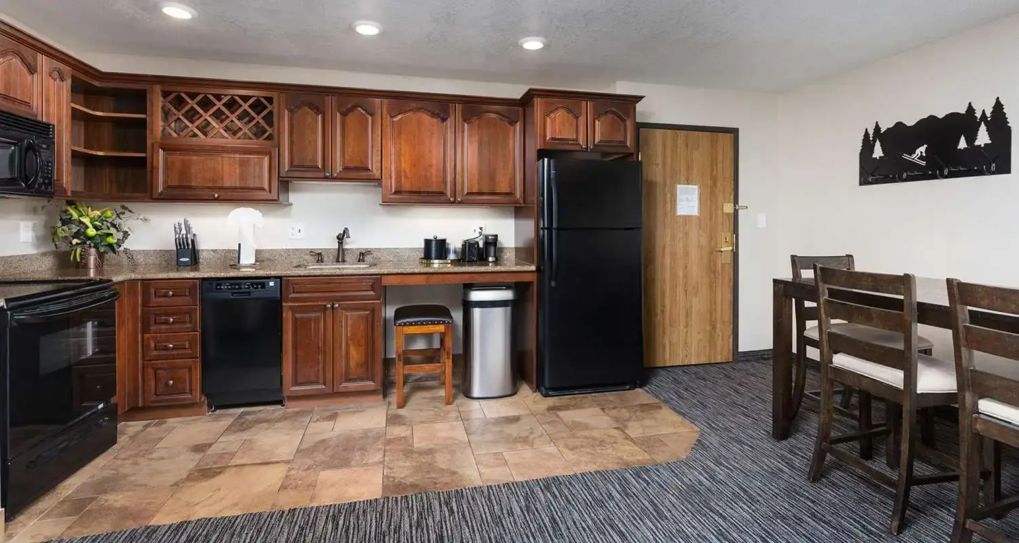 Best Western Plus Landmark Inn