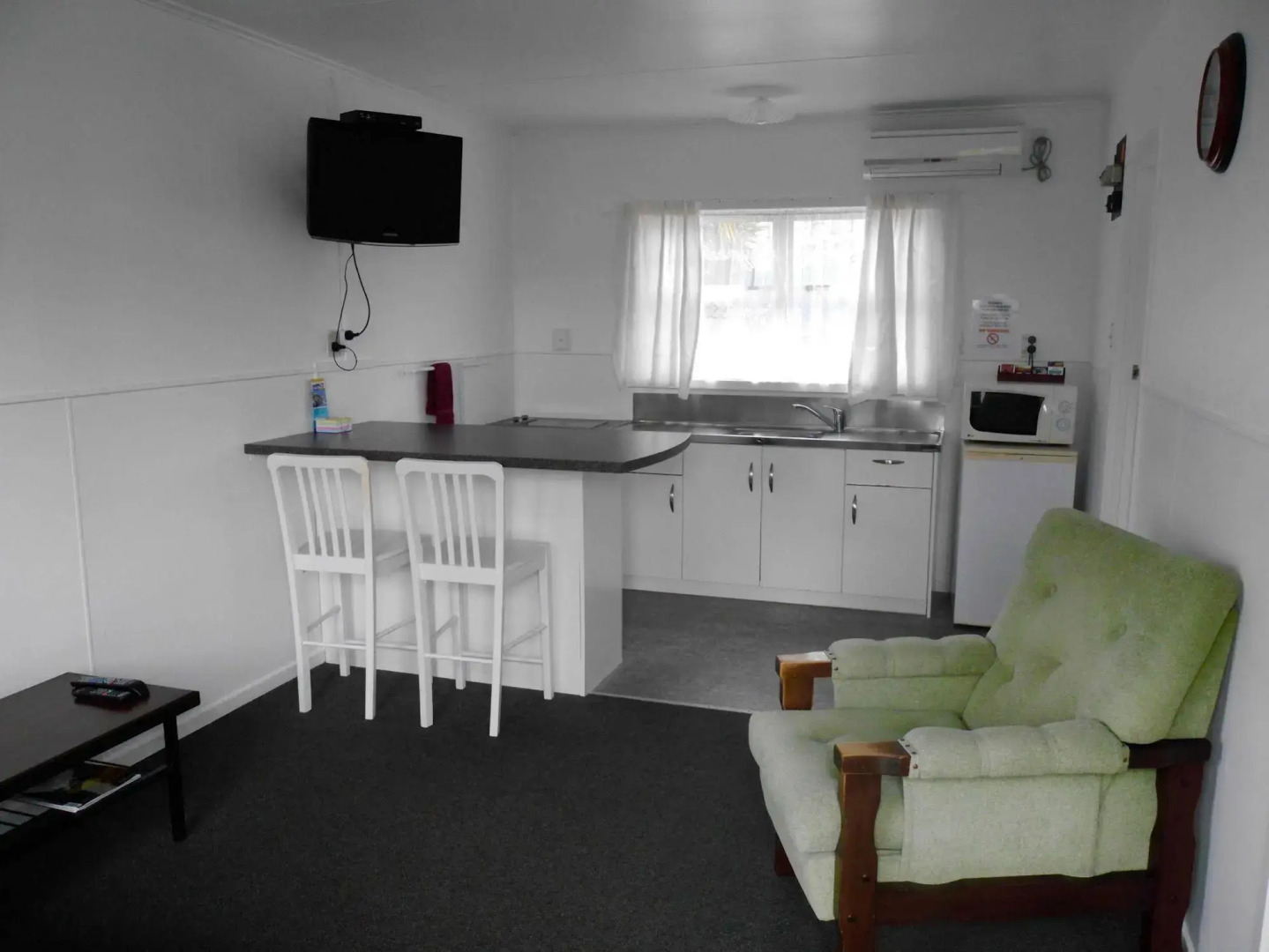 Raglan Palm Beach Motel