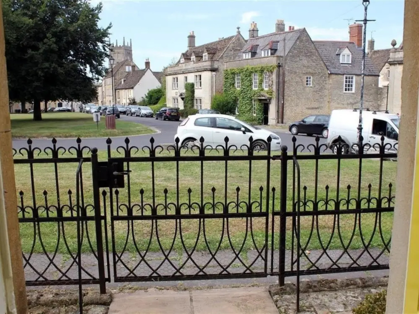 Horsebrook House Apartment