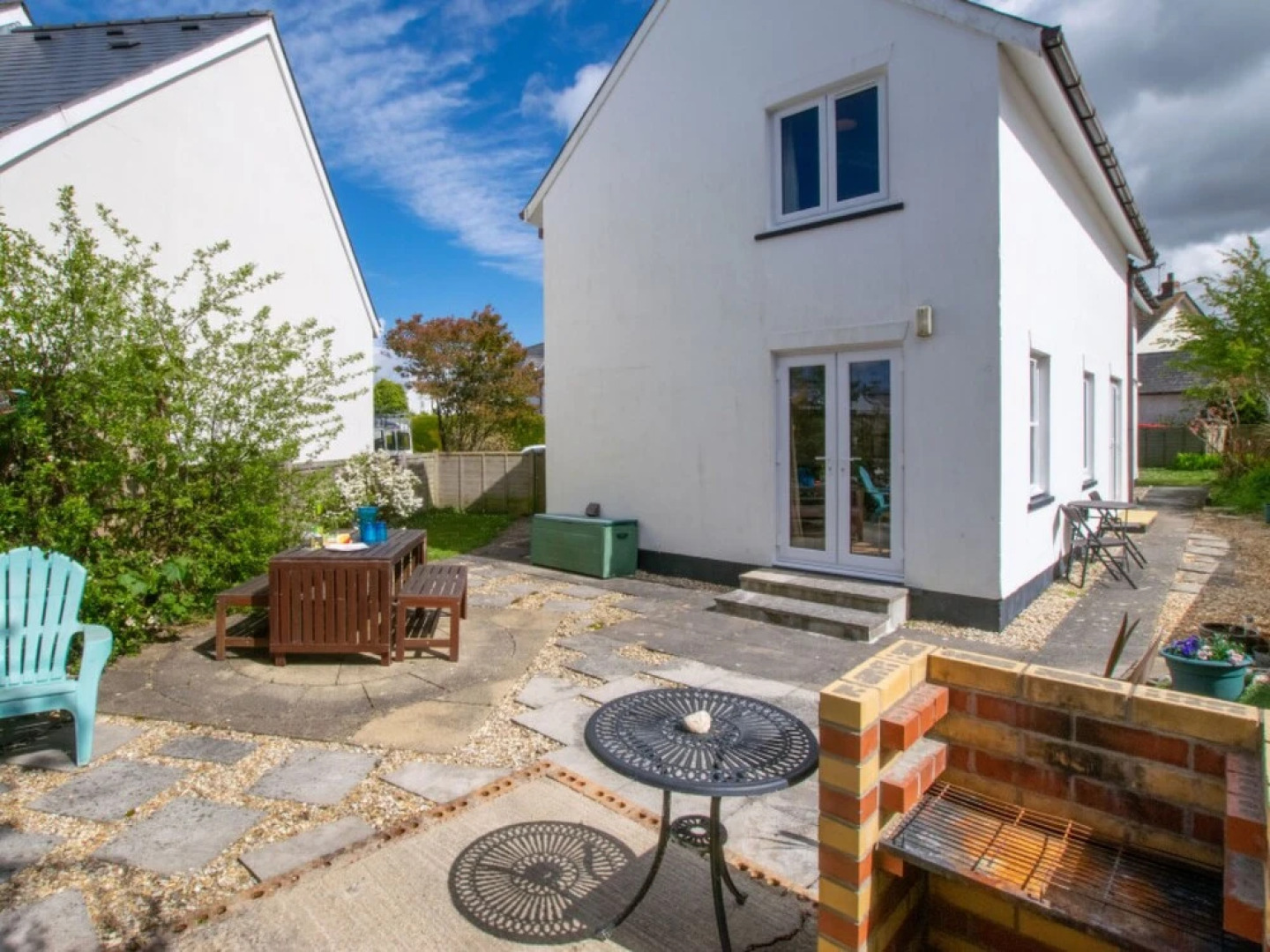 Dau Draeth Dinas Cross