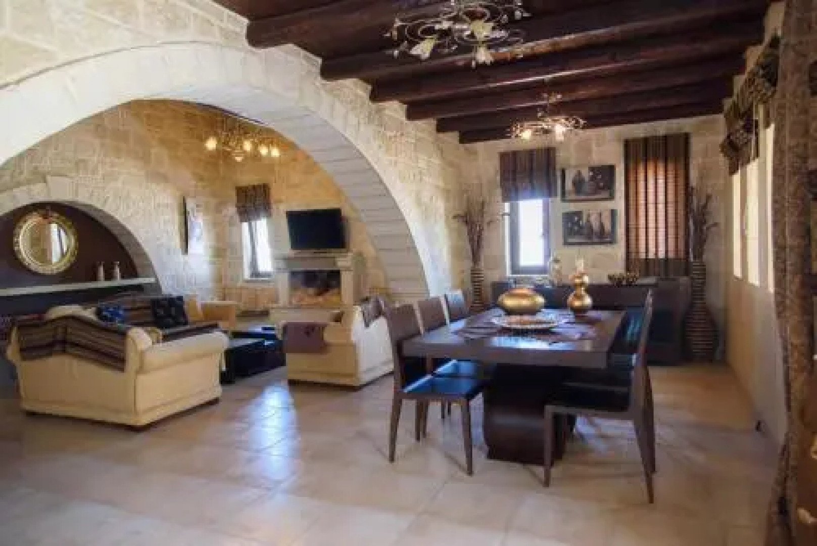 Traditional Stonehouse Vicky