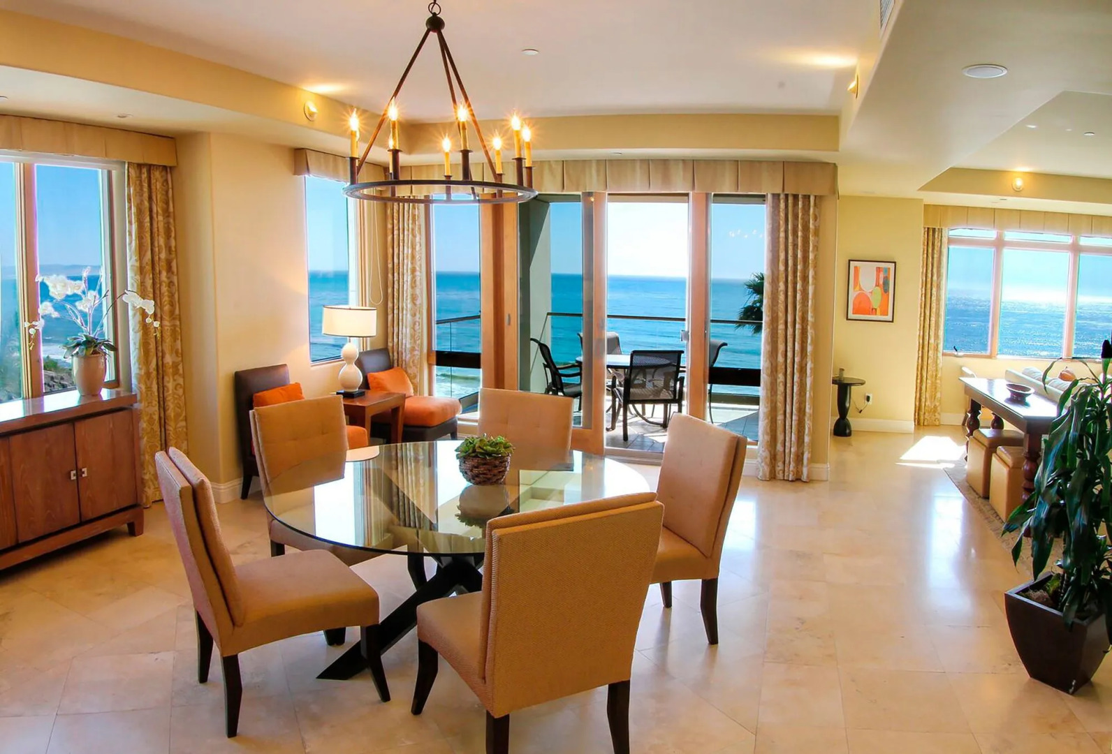 Dolphin Bay Resort & Spa