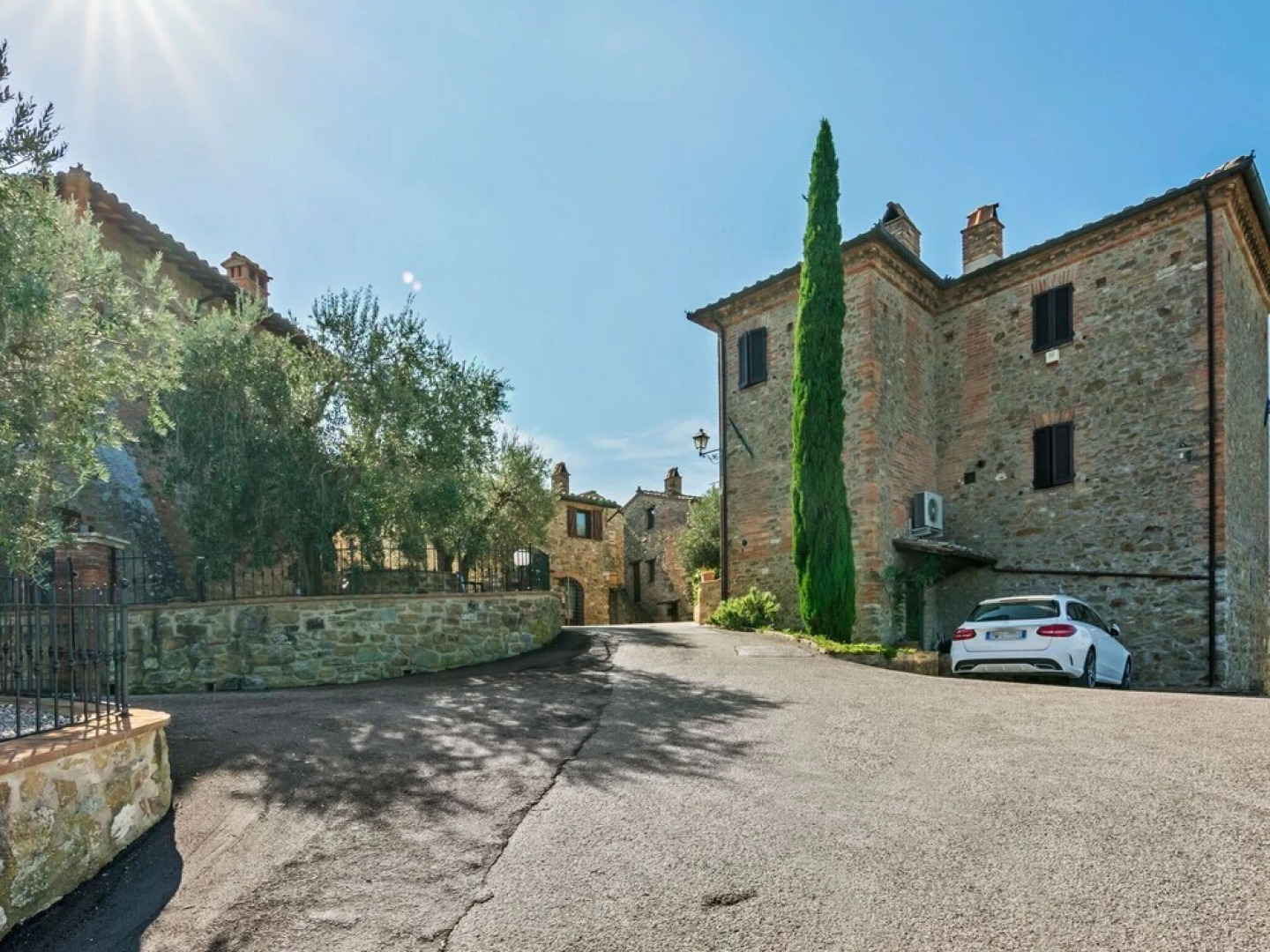 Rustic Holiday Home in Corciano with Swimming Pool