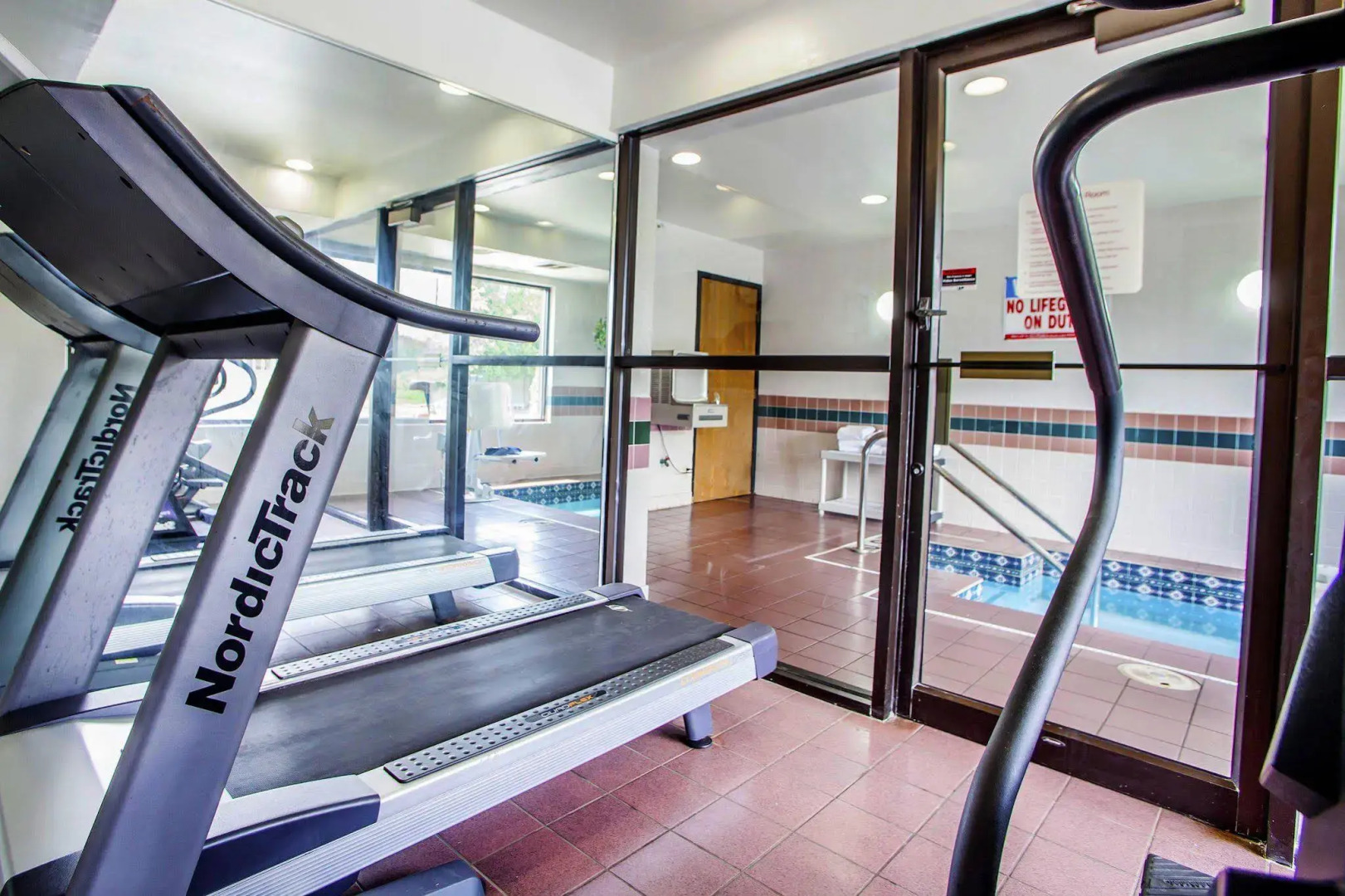 Clarion Pointe Racine - Mount Pleasant