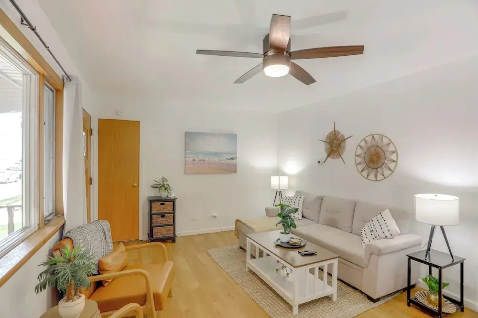 Steps to Lake Erie! Cedar Point Home Base w/ Deck