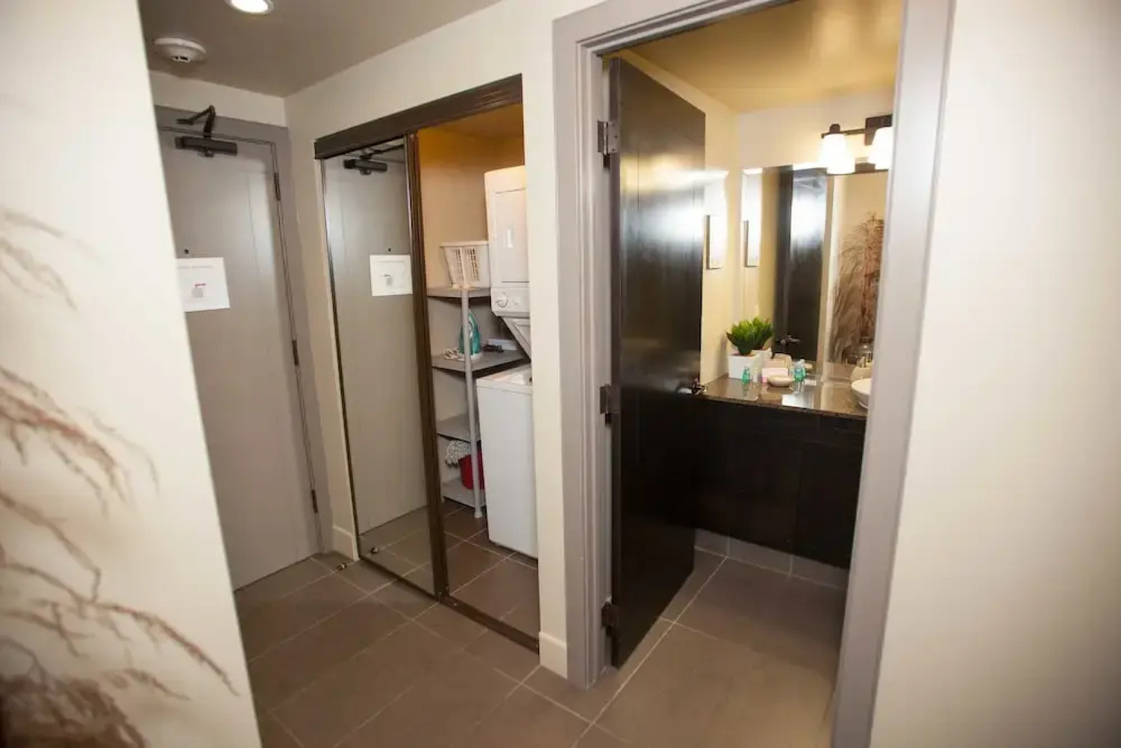 Corporate Suites of Calgary - Eightwelve