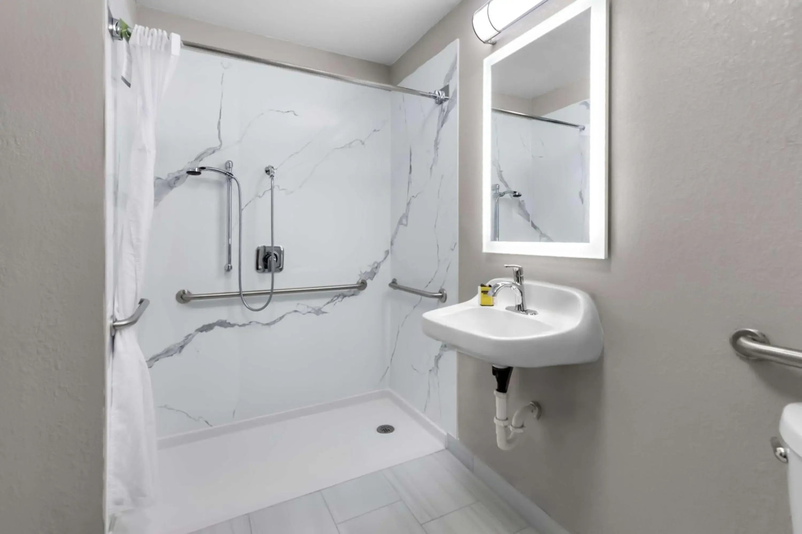 Best Western Plus Fenton