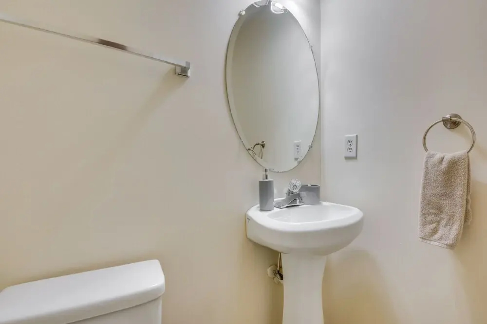 Bright Decatur Townhome ~ 10 Mi to Atlanta!