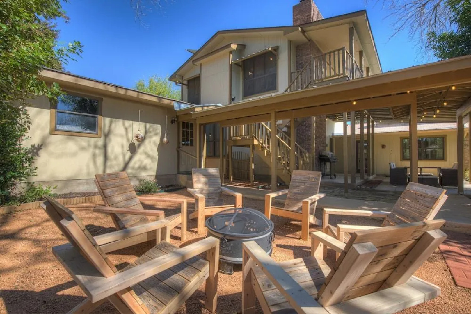 Huge Luxury Home Hot Tub and Sauna 2 mi to Dwntn