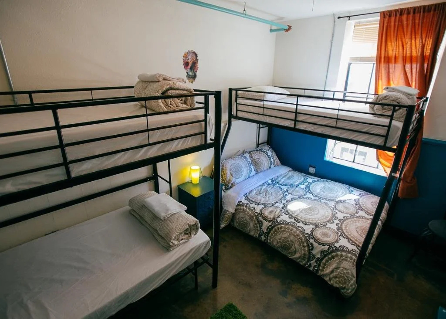 Firehouse Hostel & Lounge