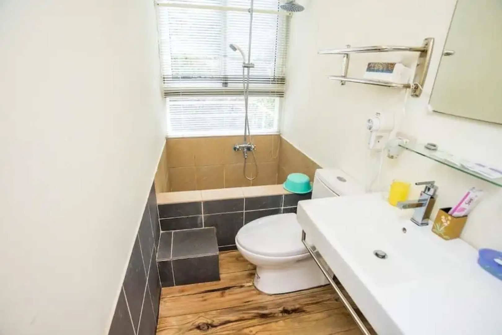 The Rippling Vale Masion of Hot Spring