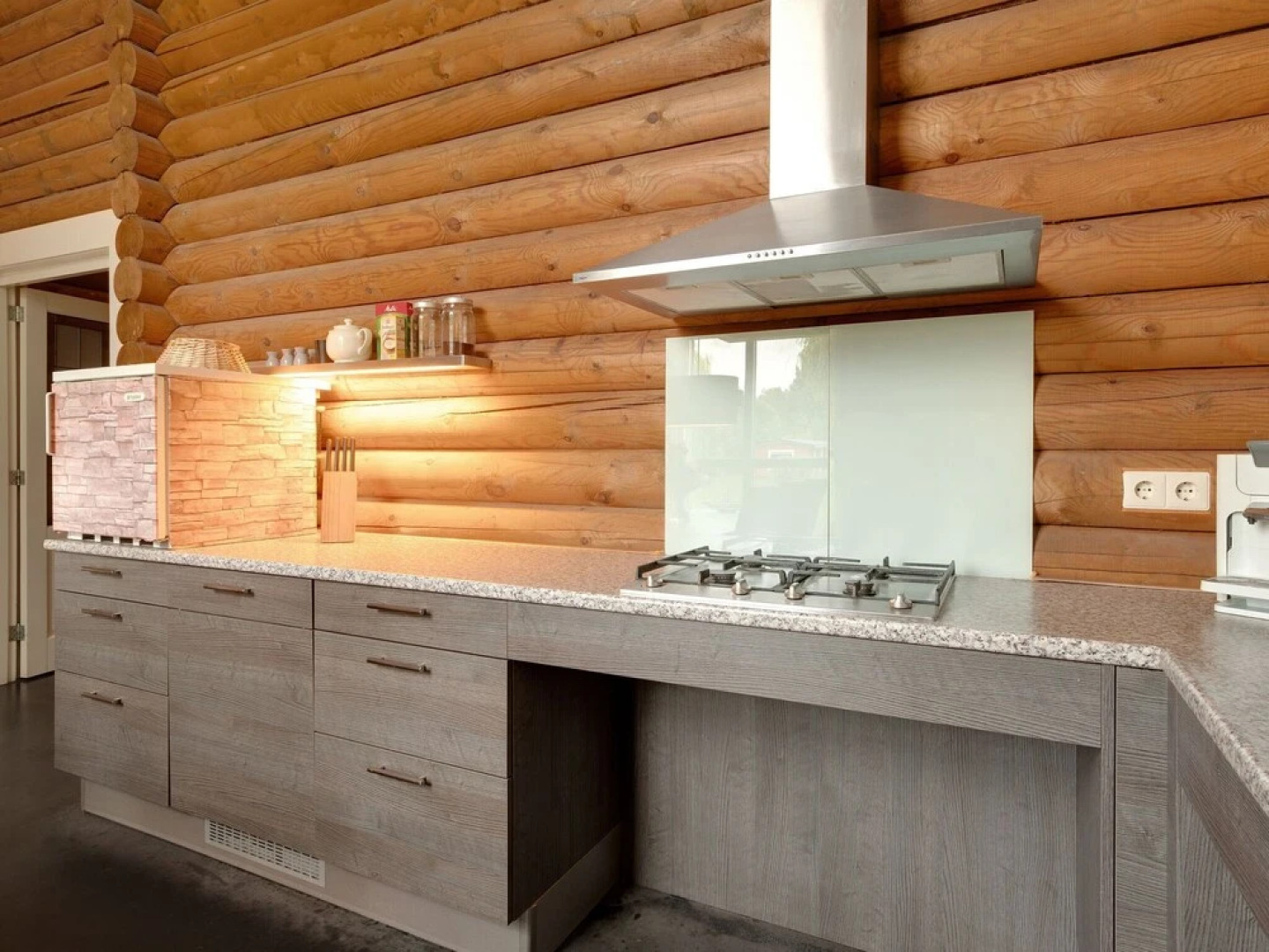 Holiday Bungalow with Sauna, Located on a Pond in Hoge Hexel