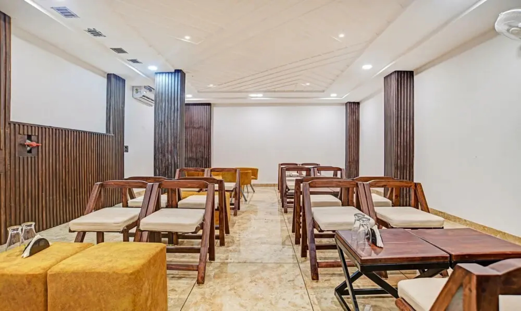 Oyo 9719 Hotel Relax Inn