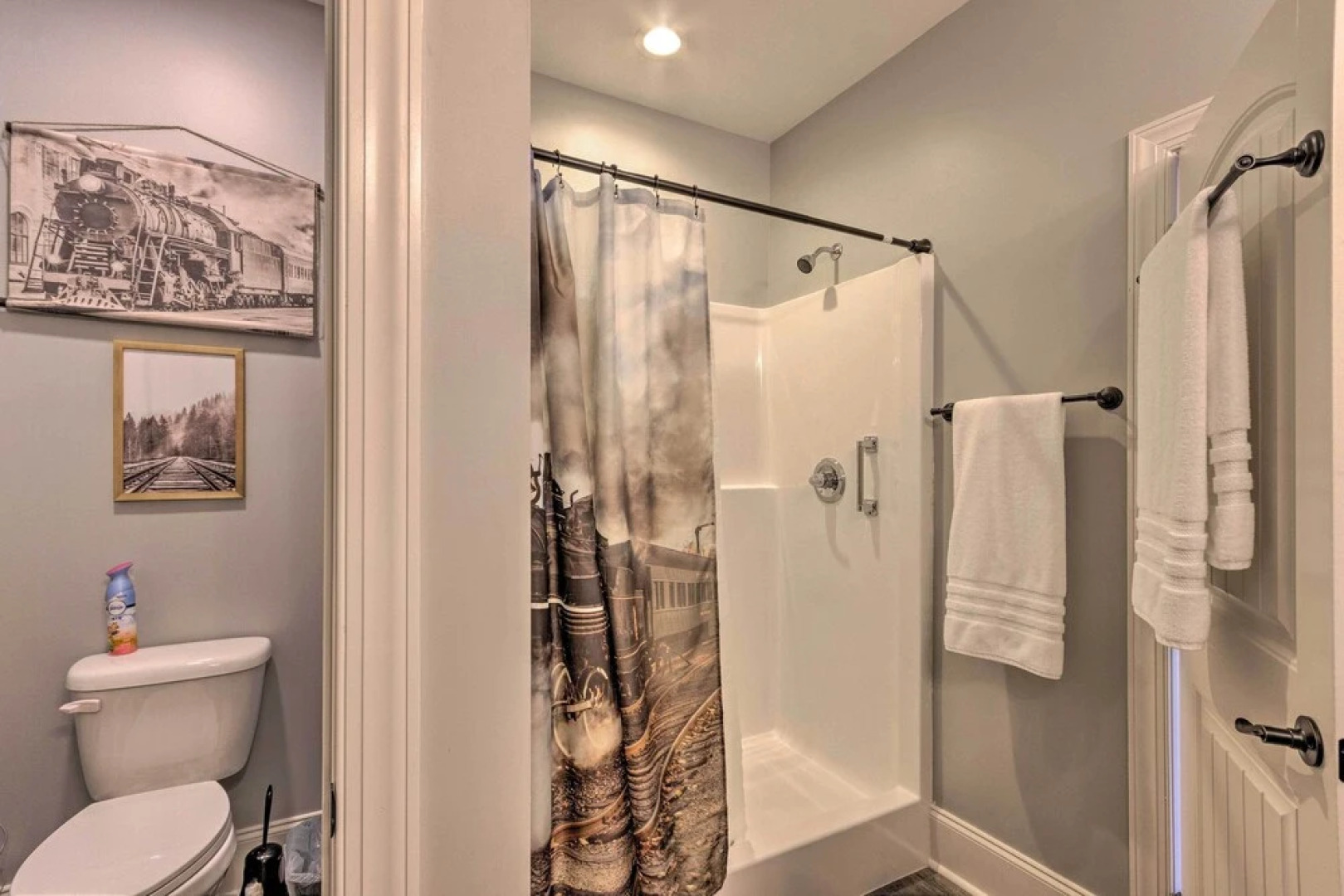 Airy Apartment With Deck - Walk to Main Street!