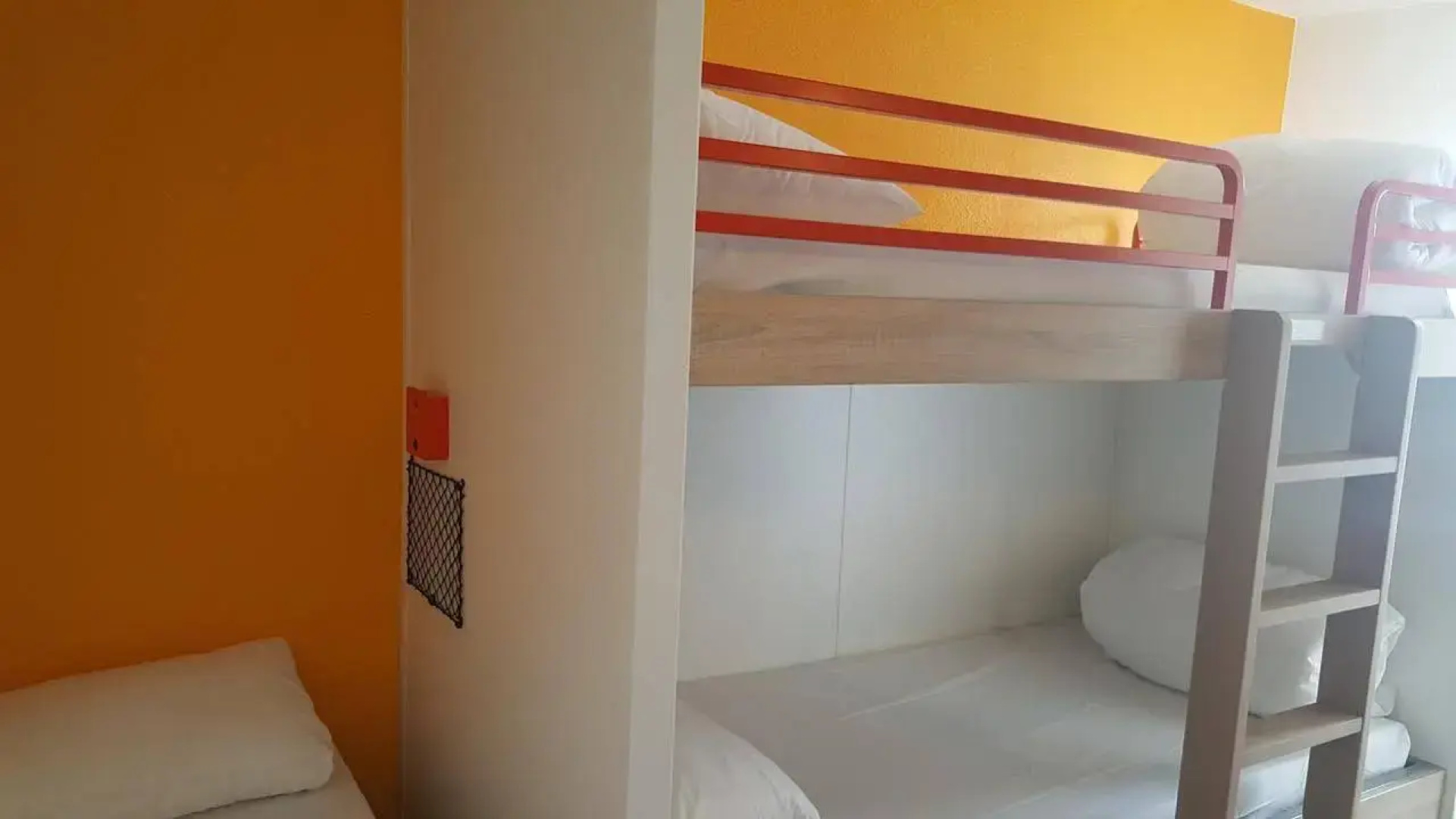 hotelF1 Cergy