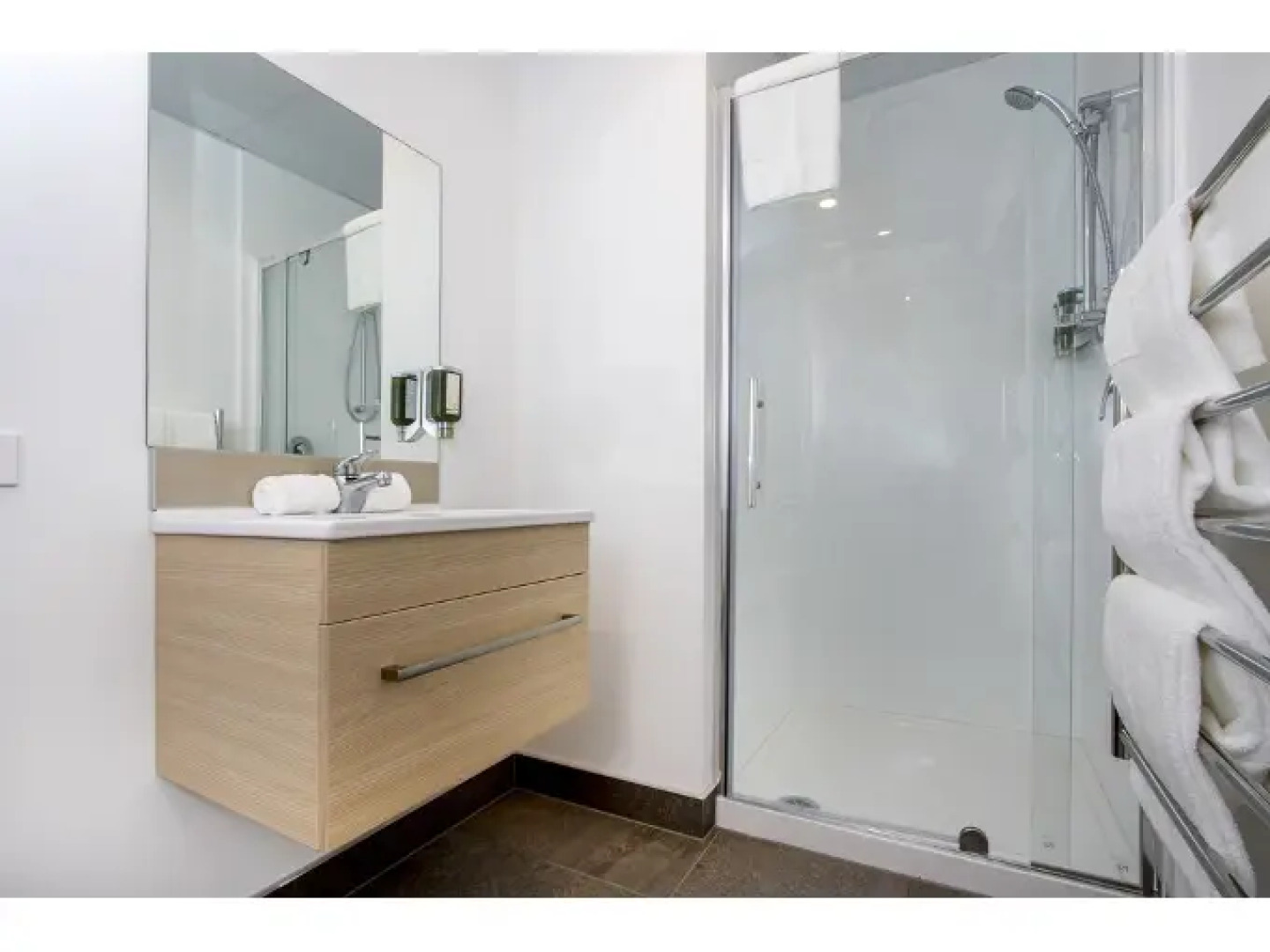 Ramada Suites by Wyndham Auckland Manukau Pacfic Centre