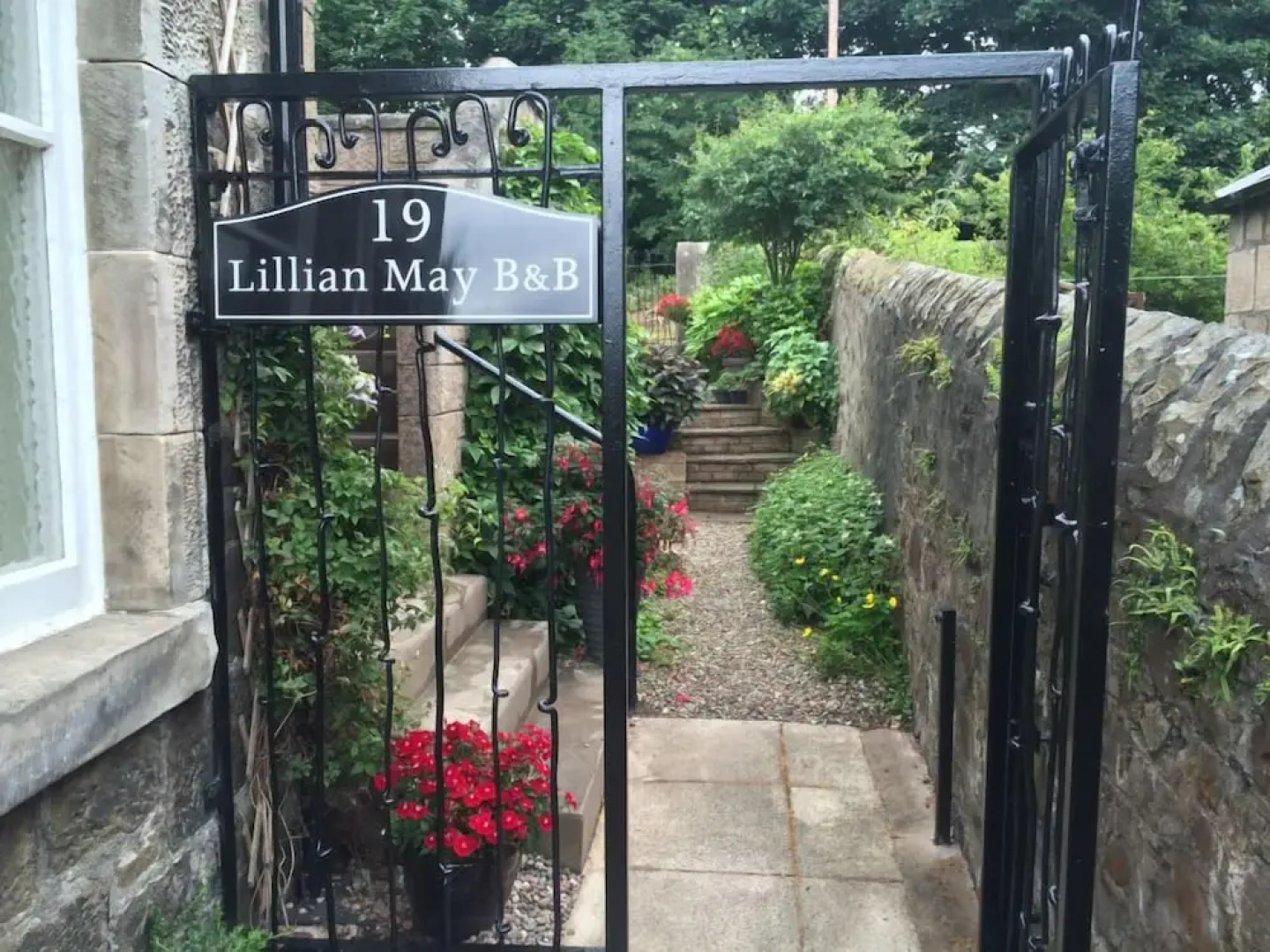 B&B Lillian May