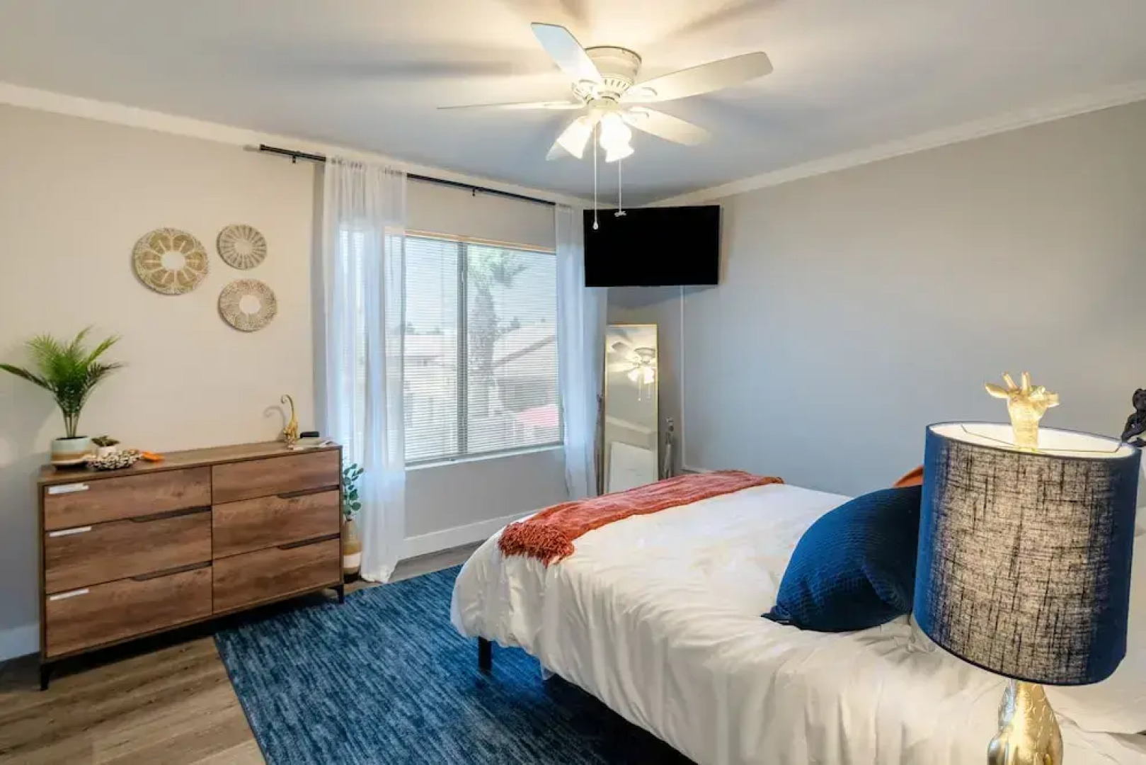 The Copper House 5 Bedroom Home by RedAwning