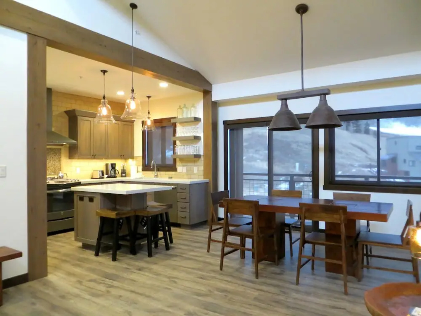 Crested Mountain North by CB Lodging