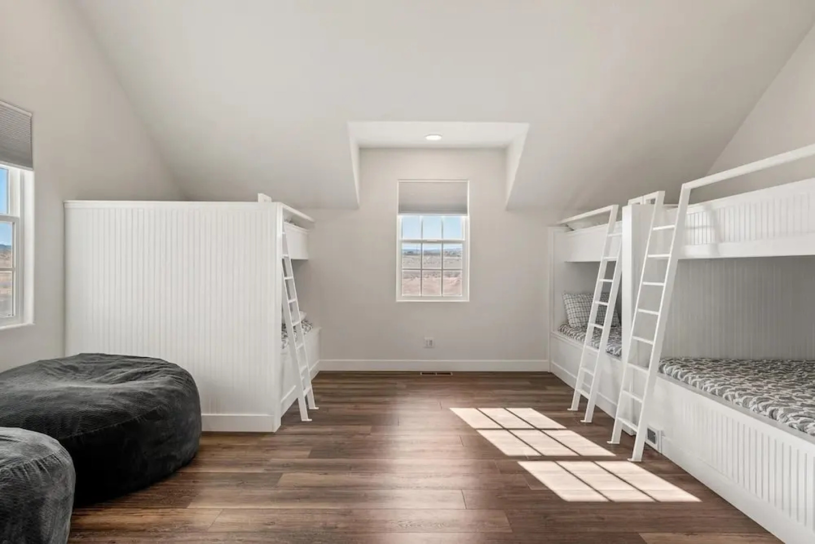 Zion's Haven #f4 4 Bedroom Townhouse