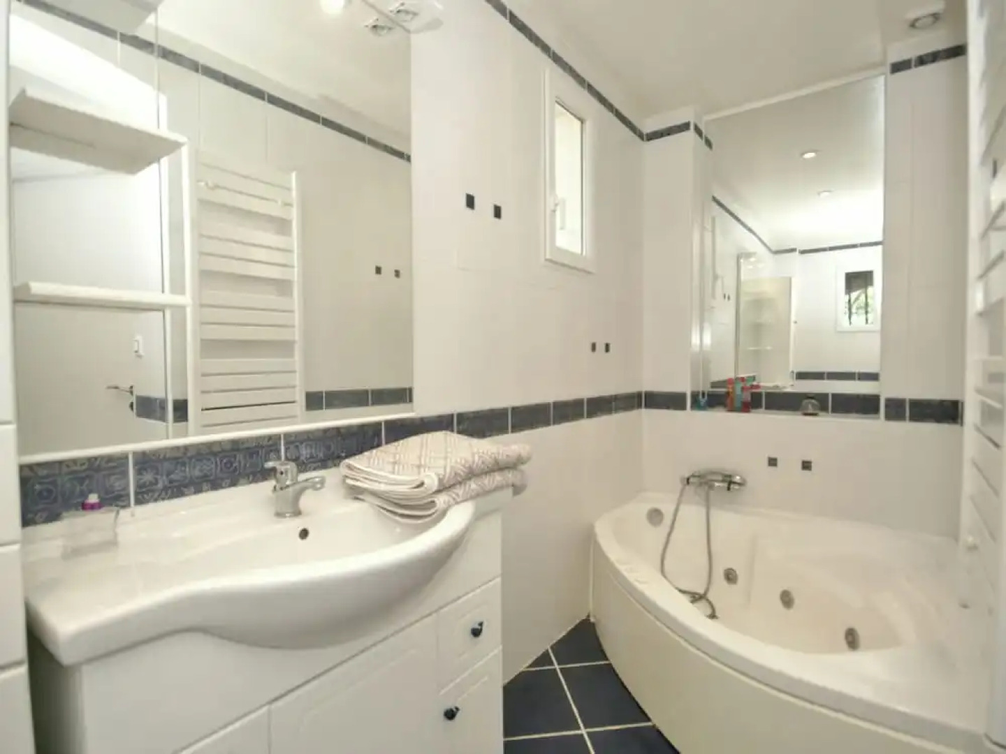 A hidden paradise in the beautiful surroundings of Saint-Remy-de-Provence!