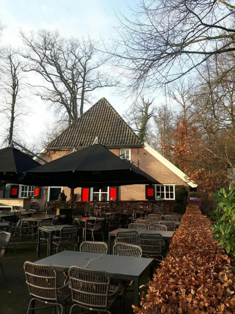 verzorgde kamer in monumentenpand