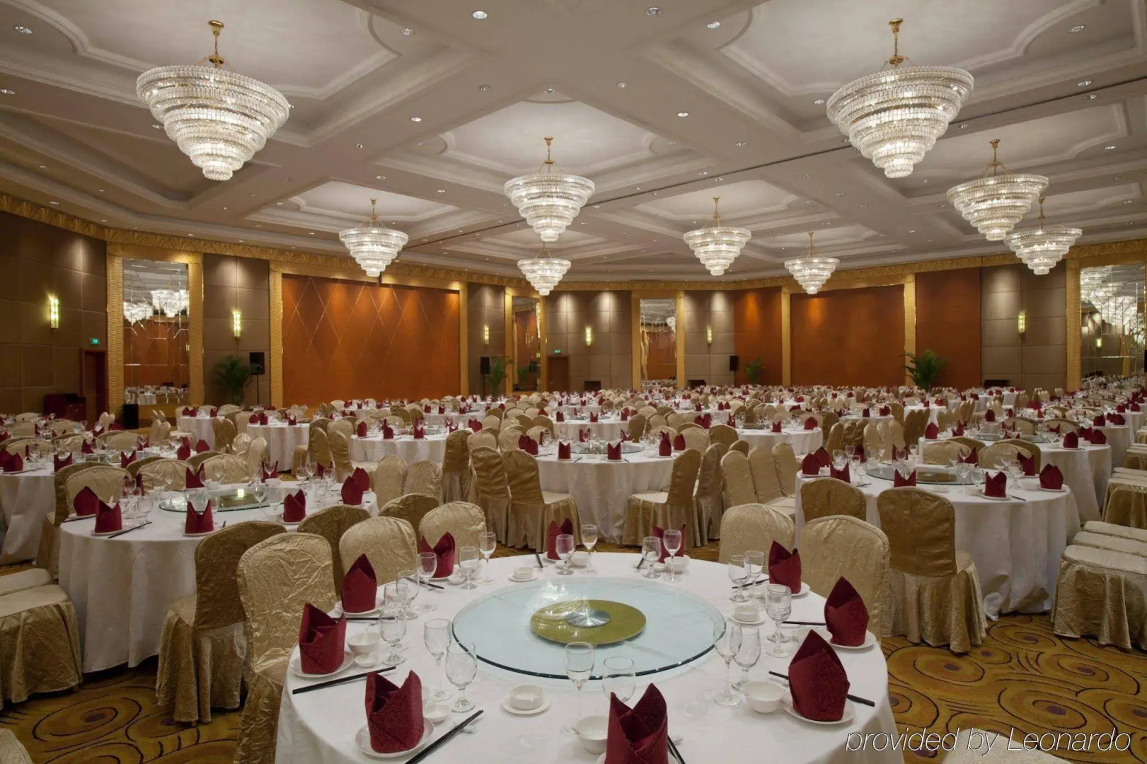 Golden Eagle Summit Hotel