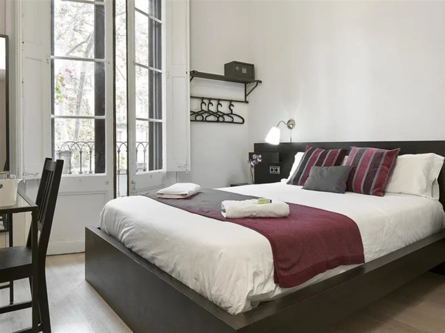 Отель BruStar Gotic-Centric