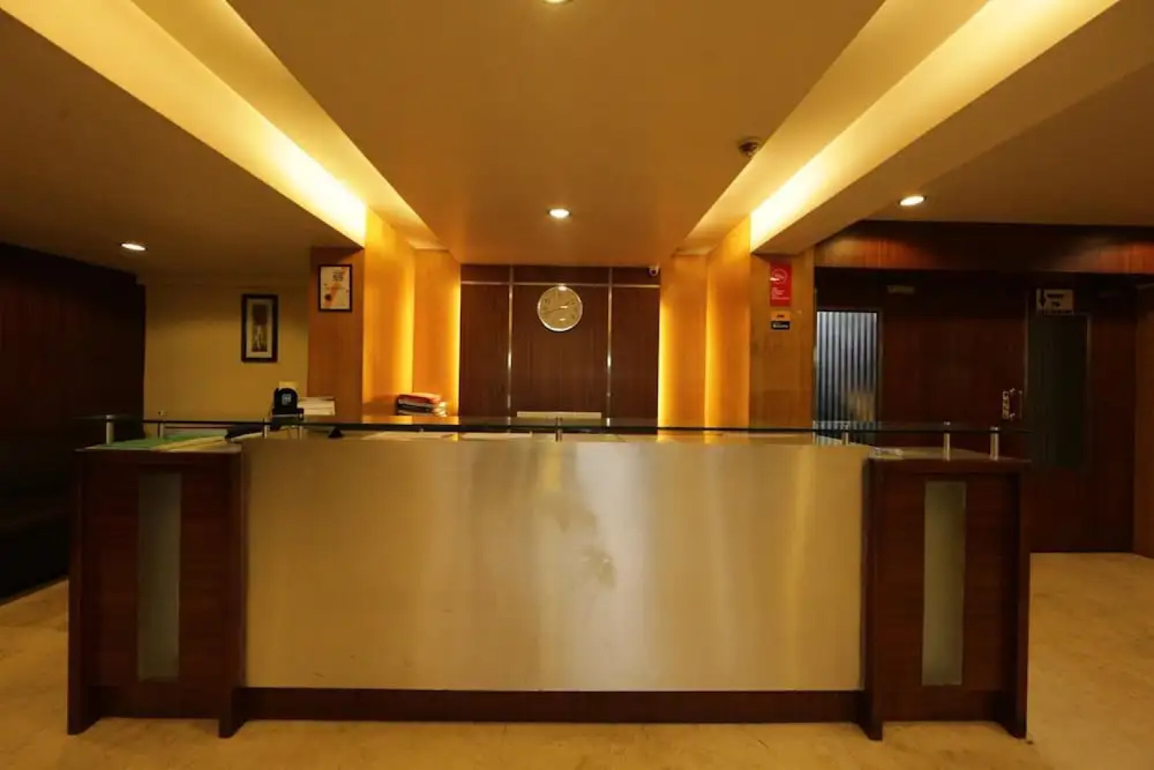 Lucky Hotel Goregaon