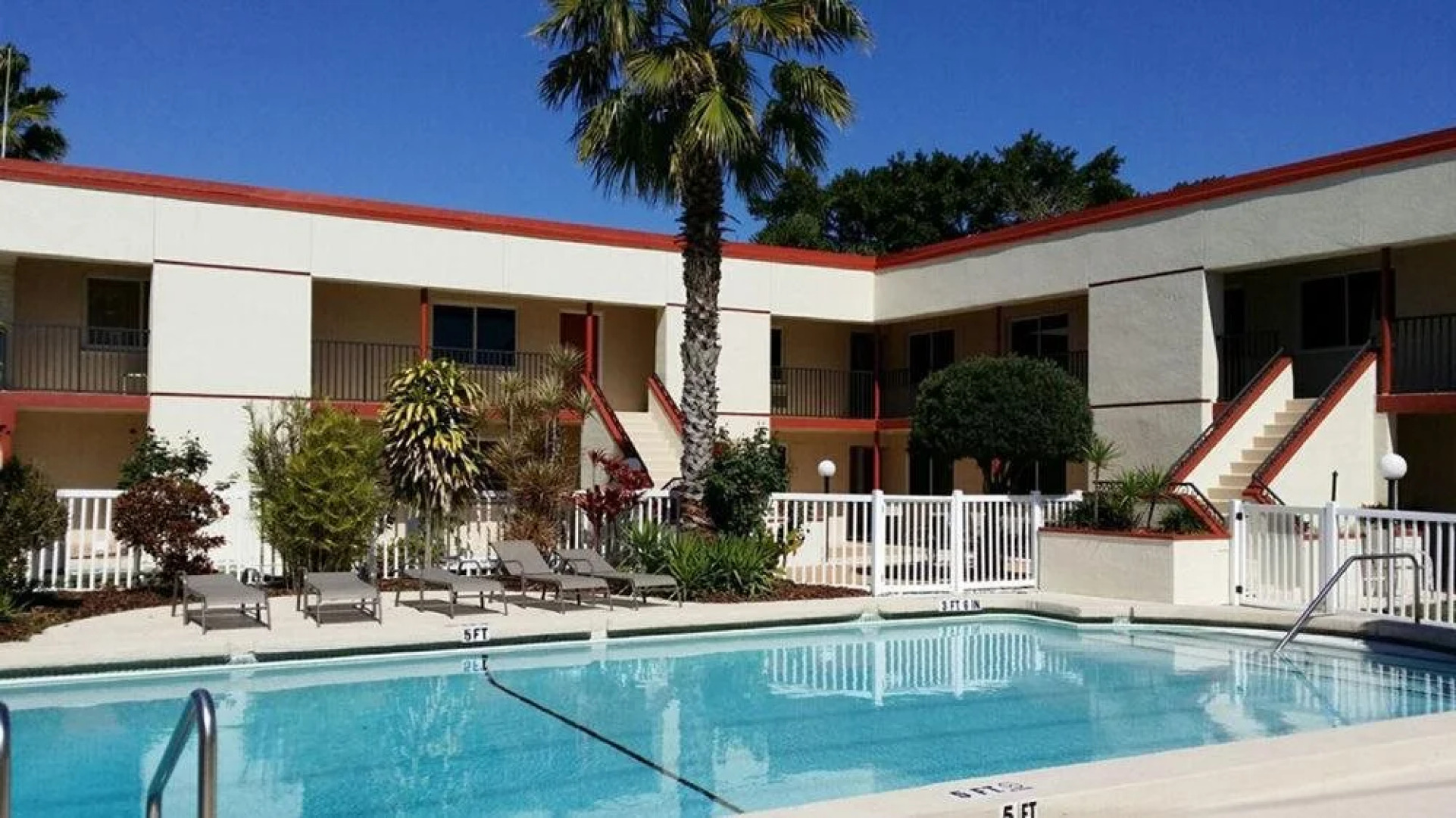 Bamboo Beach Club #202 Apartment