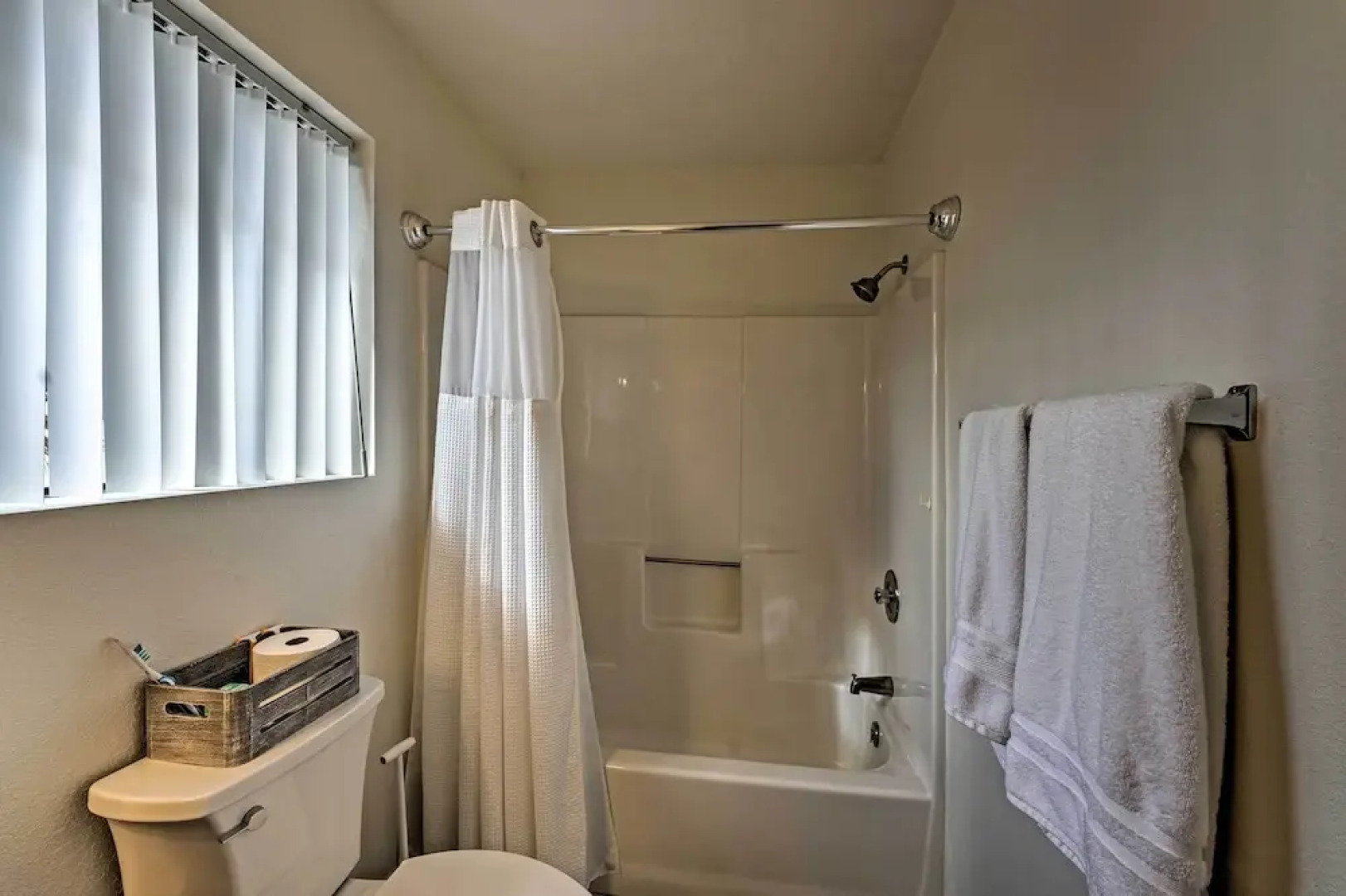 Lake Havasu City Retreat w/ Mtn Views & Patio!