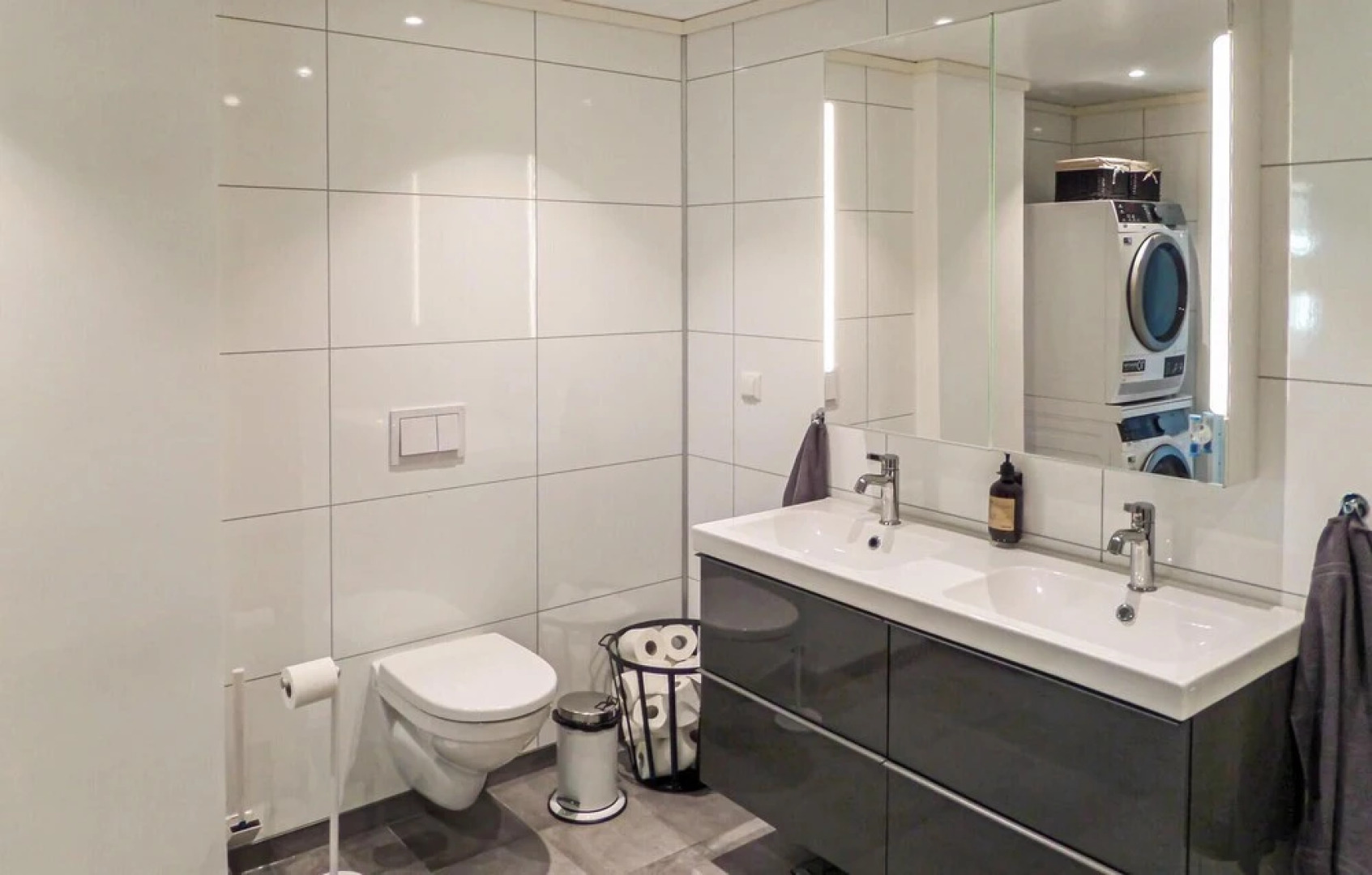 Stunning Apartment in Strandebarm With 2 Bedrooms and Wifi