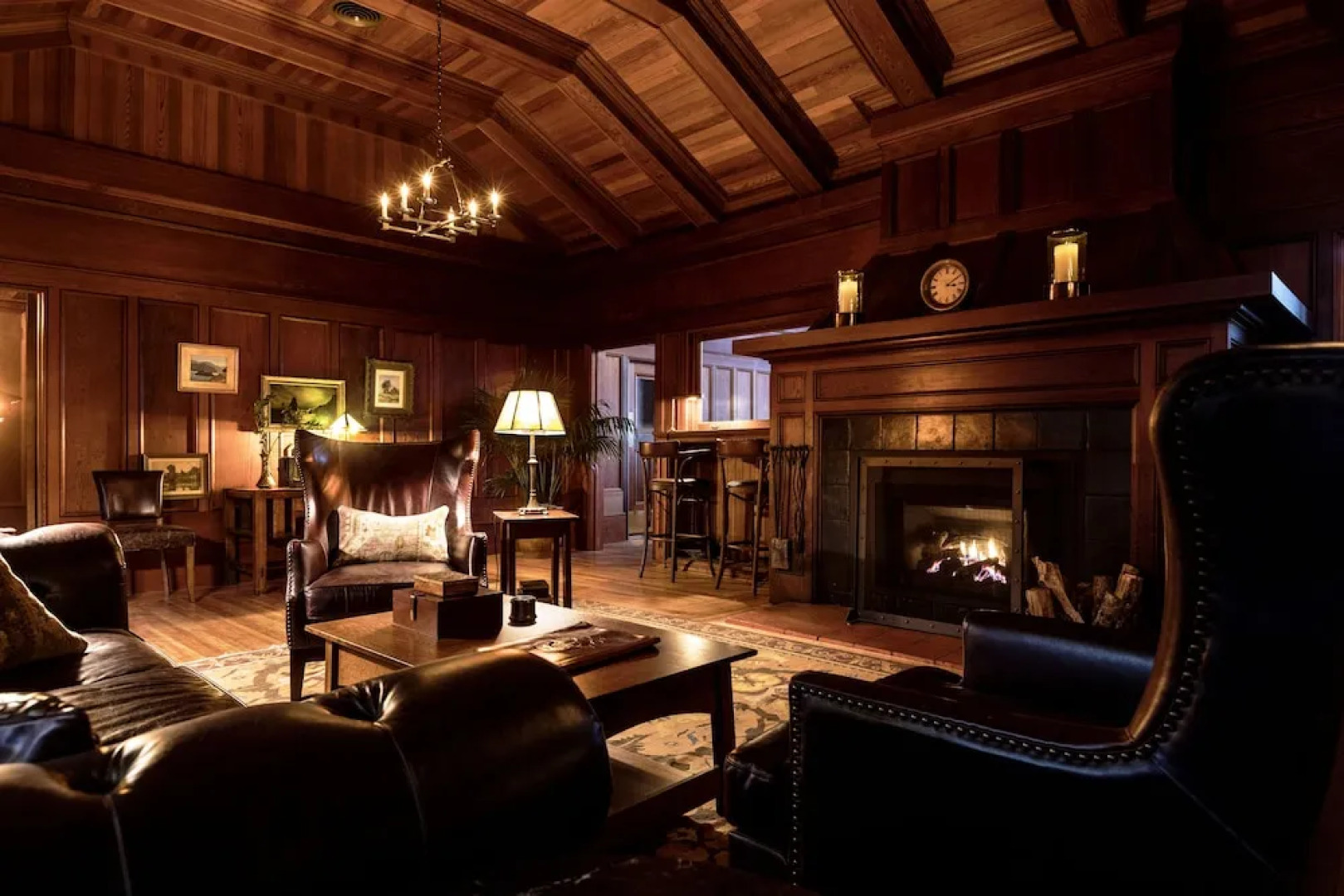 The Harbor House Inn