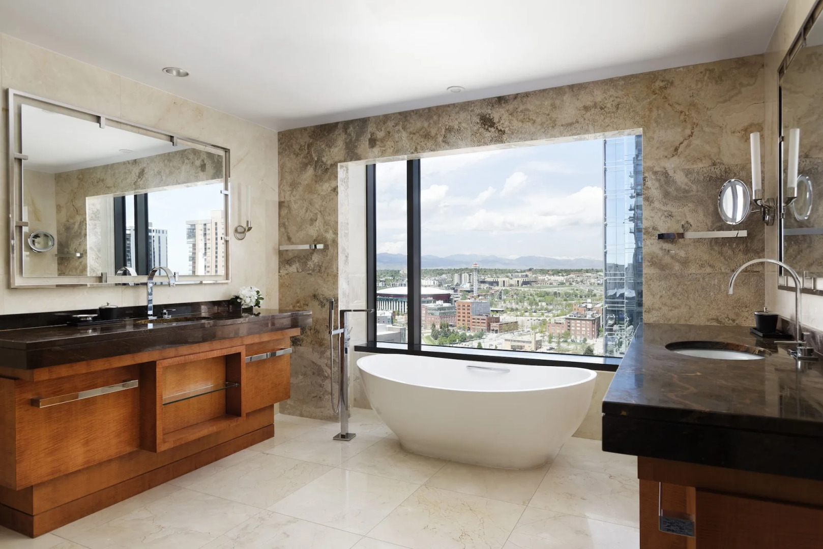 Отель Four Seasons Denver