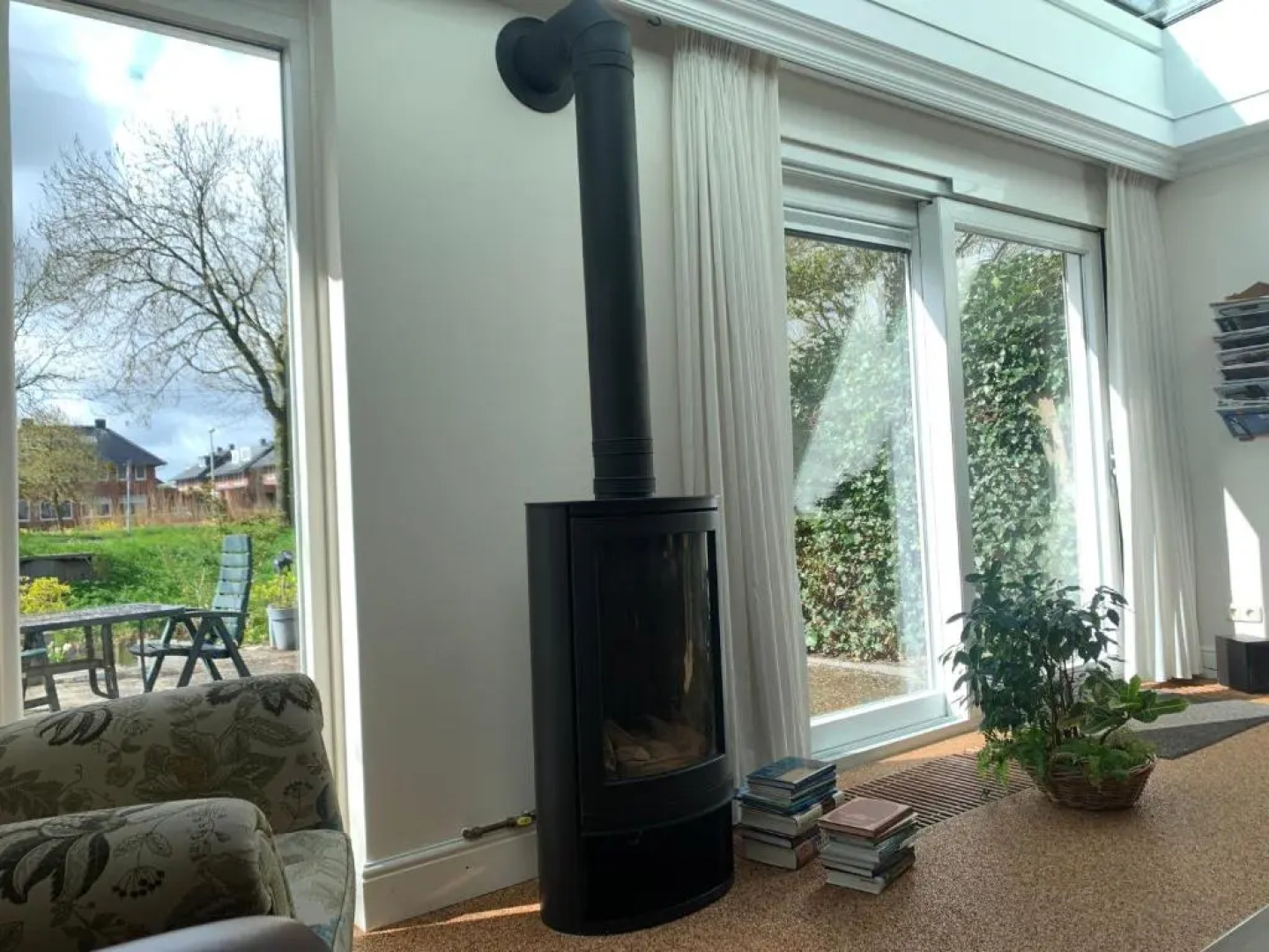 Gorinchem, spacious house, terrace at the water