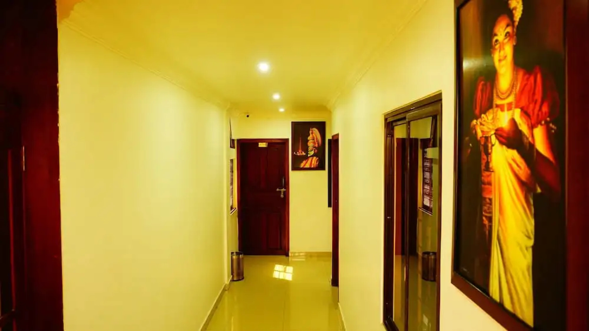 Thayamkery's Royal inn