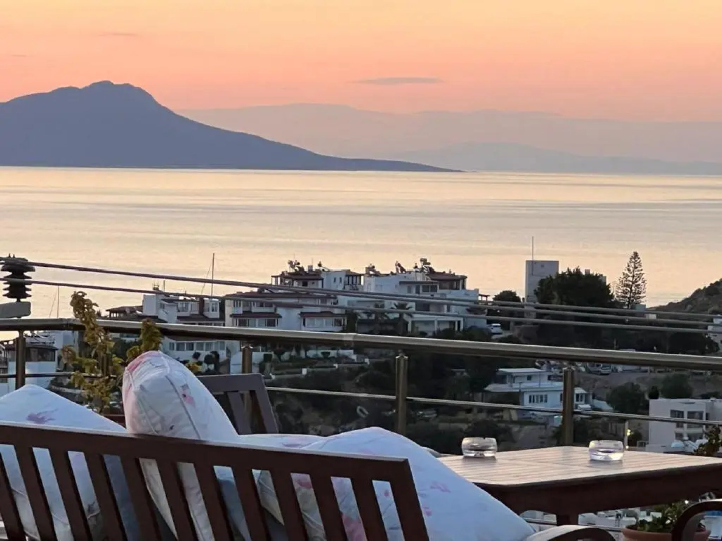 House Within 5 Min Walk to Beach in Akyarlar