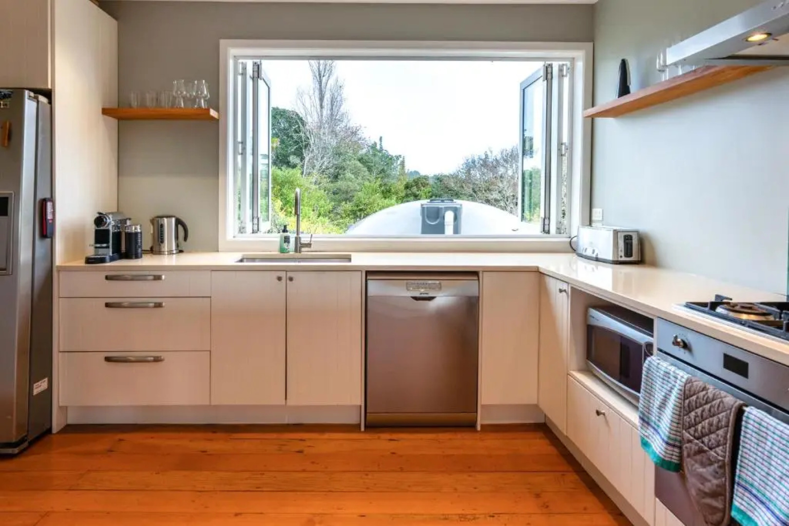 Eden Escape Onetangi