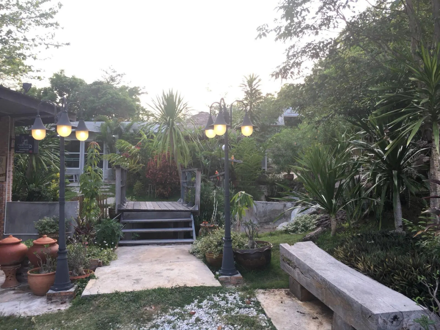 Nongbualamphu Signature